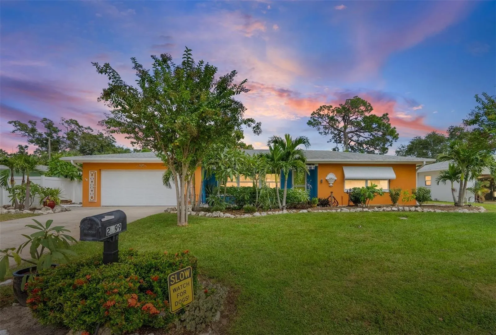 2199 SUNSET CIR