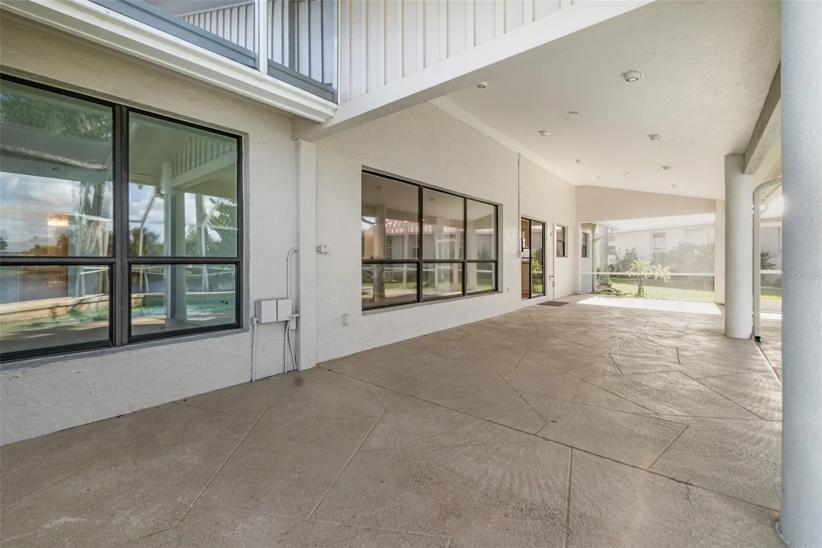 1520 COLUMBIAN DR