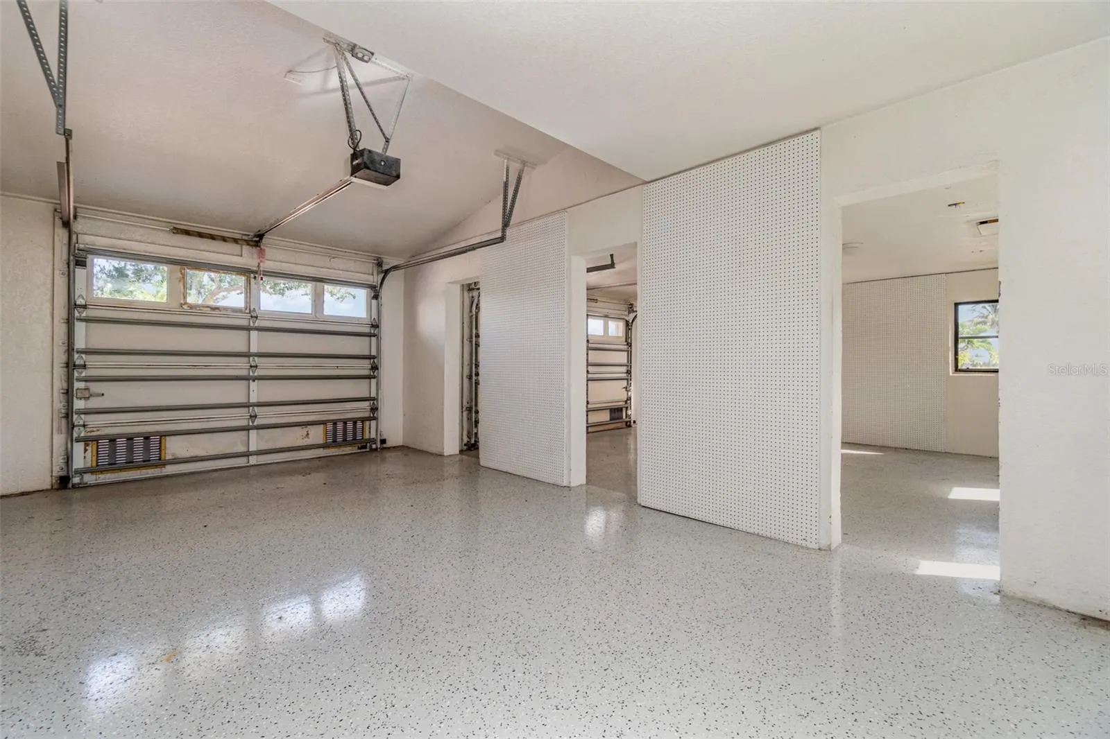 1520 COLUMBIAN DR
