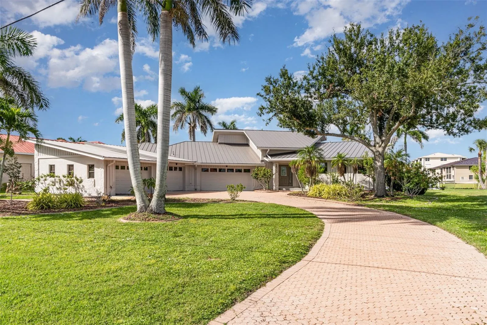 1520 COLUMBIAN DR