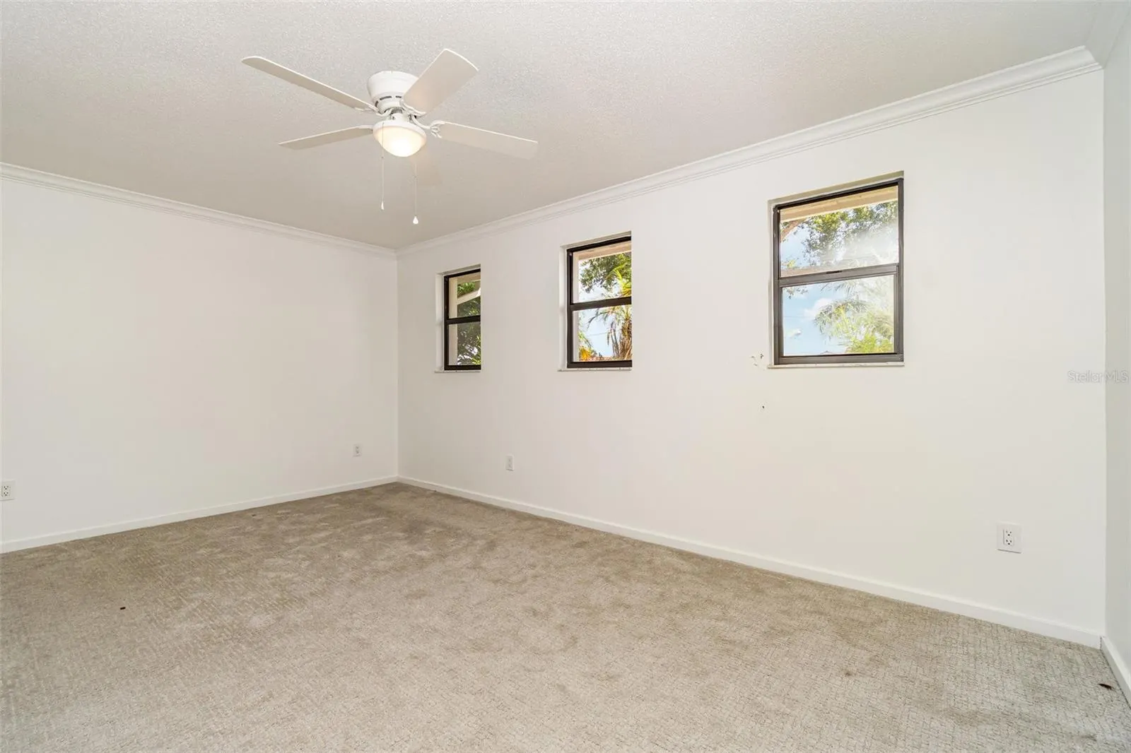 1520 COLUMBIAN DR