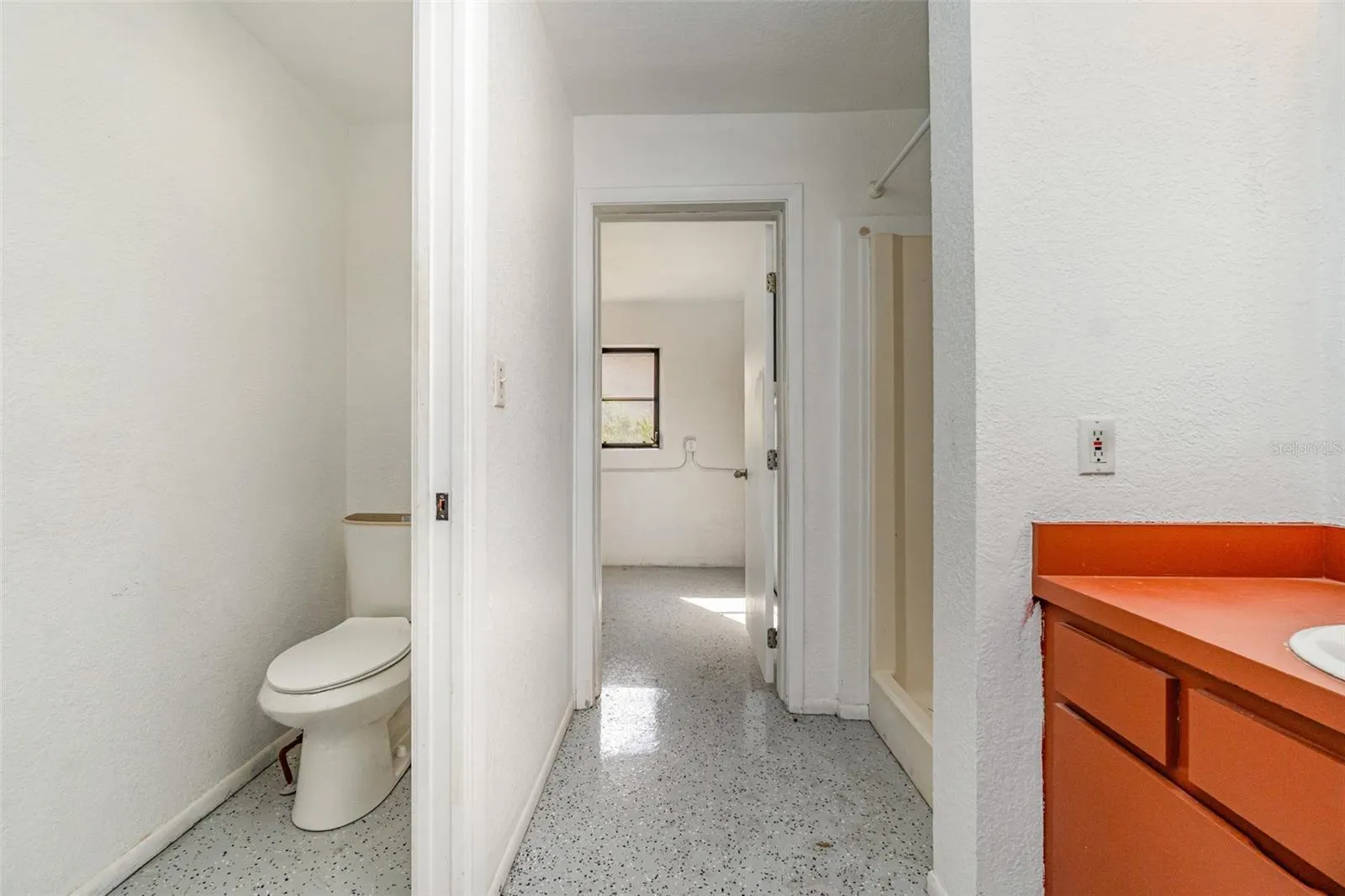 1520 COLUMBIAN DR