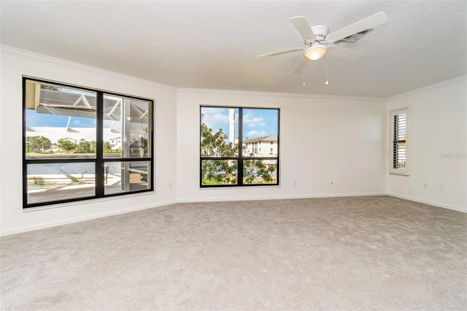 1520 COLUMBIAN DR