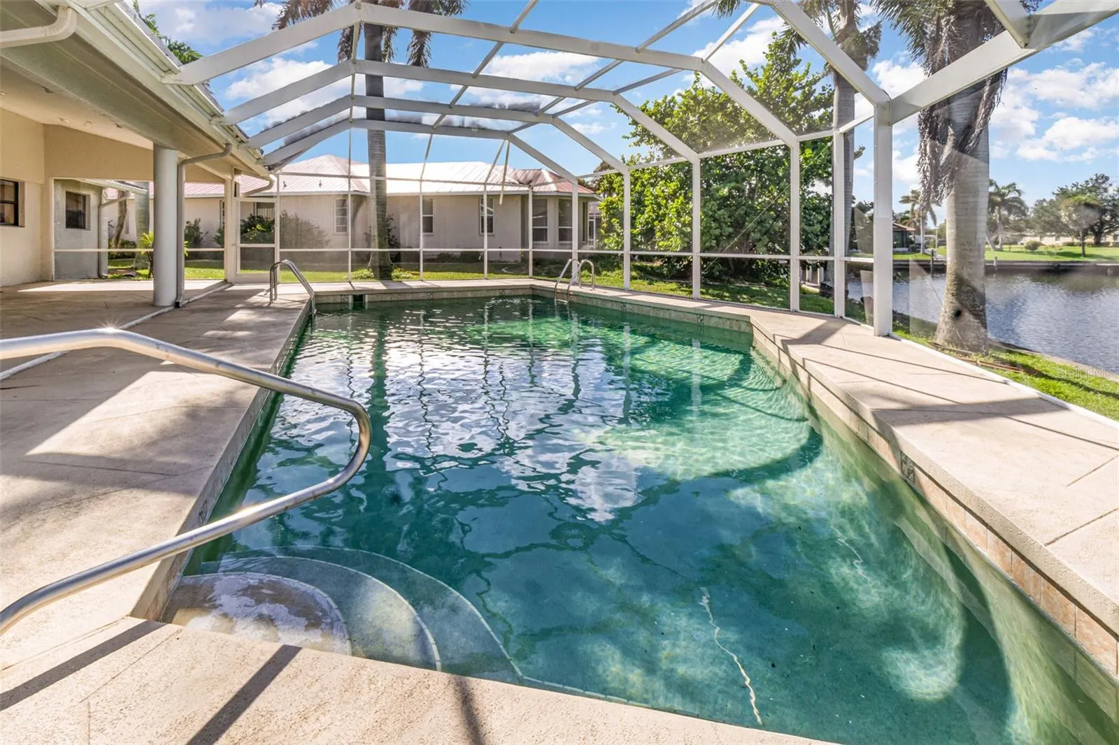 1520 COLUMBIAN DR