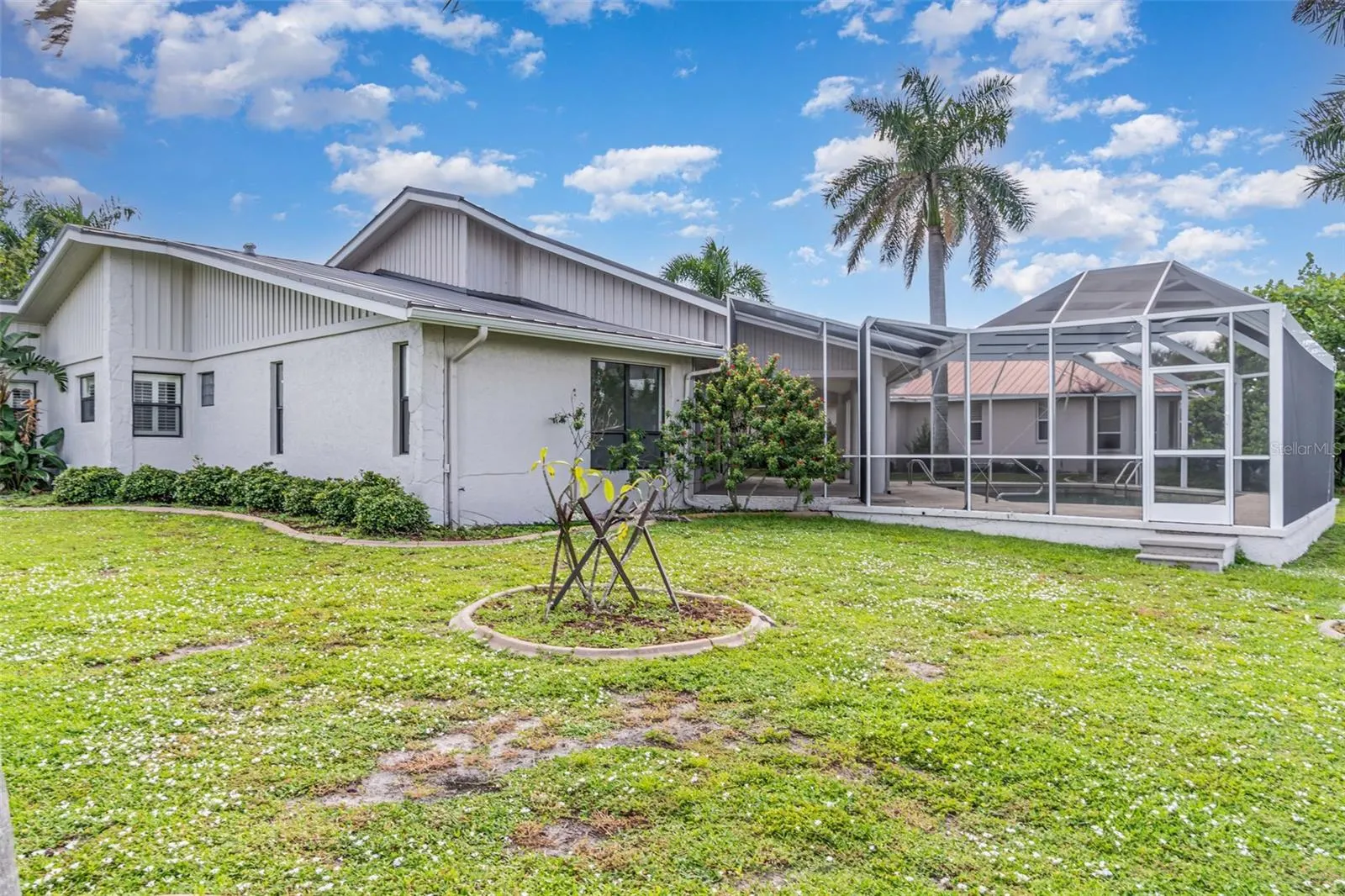 1520 COLUMBIAN DR