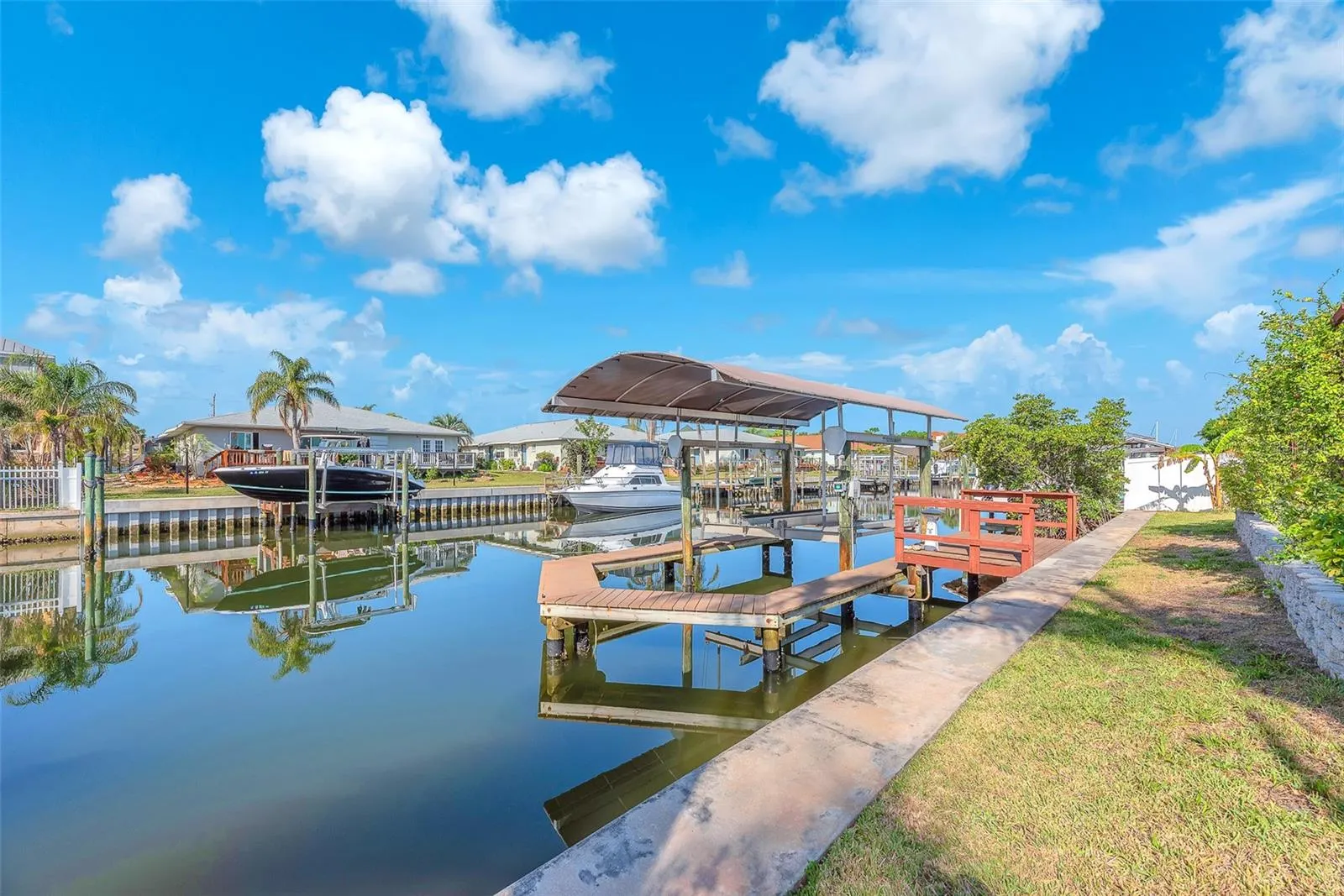 1012 SPINDLE PALM WAY