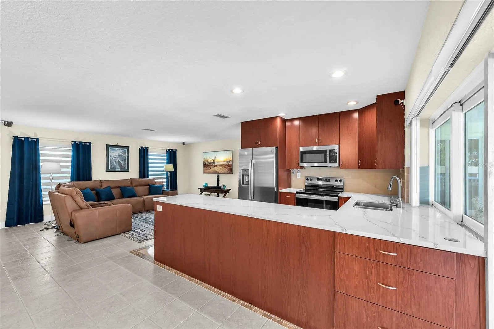 1012 SPINDLE PALM WAY
