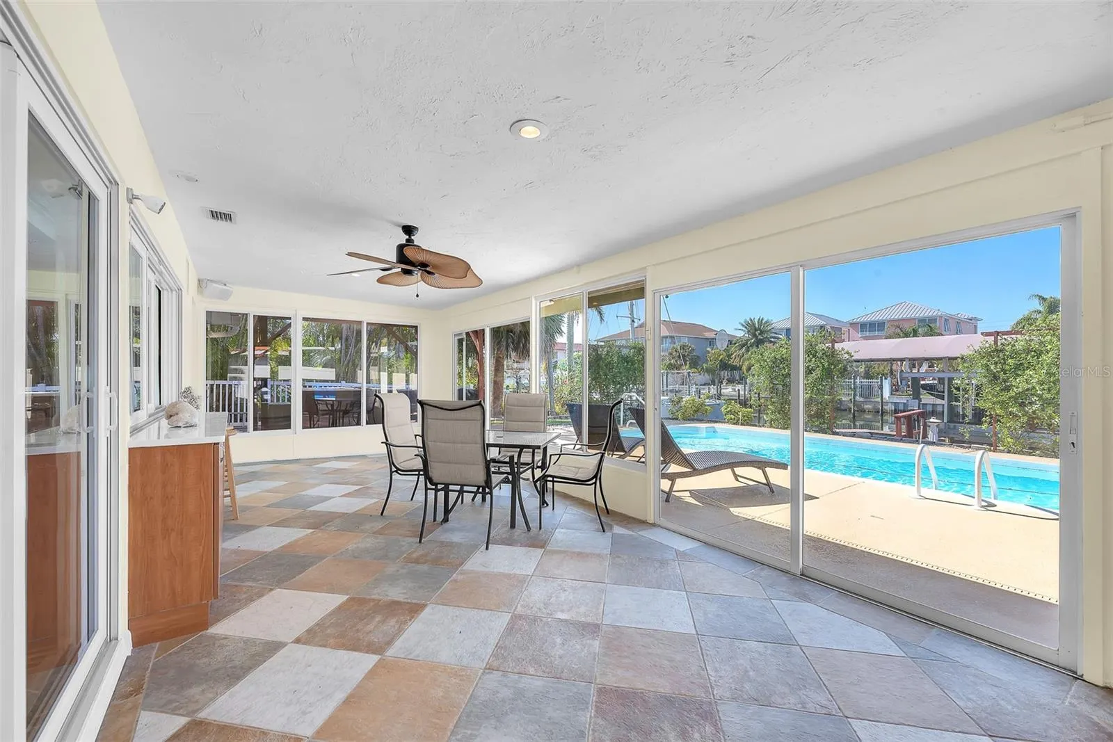 1012 SPINDLE PALM WAY