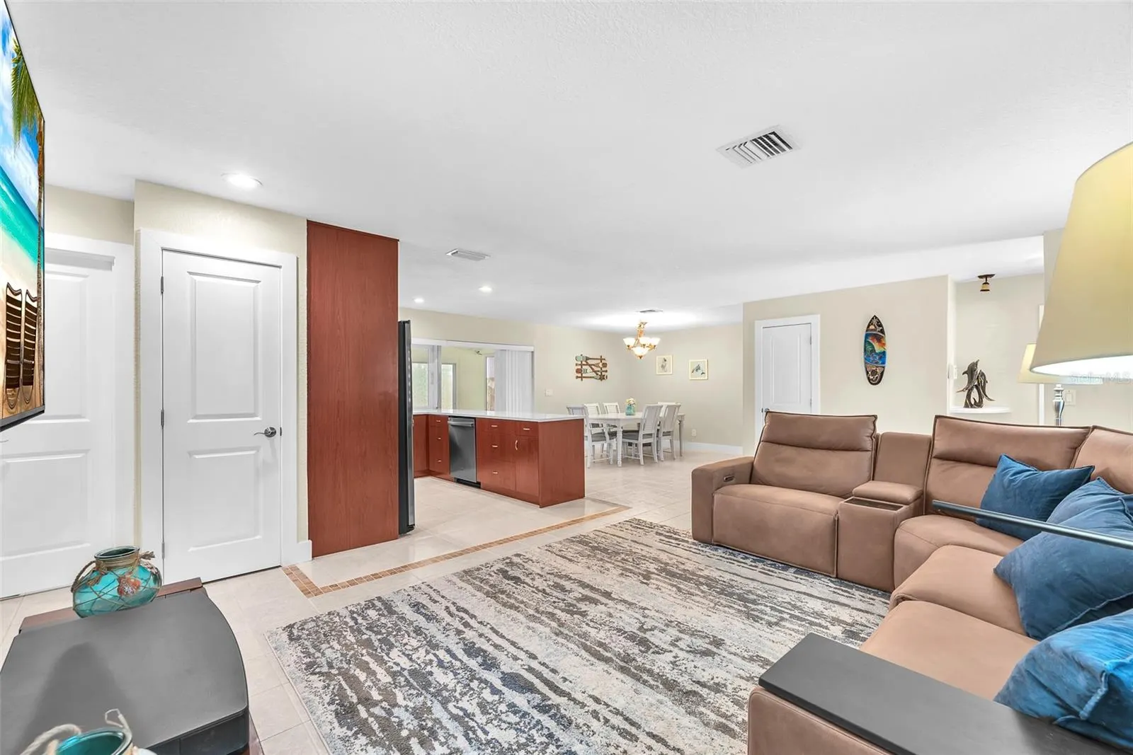 1012 SPINDLE PALM WAY