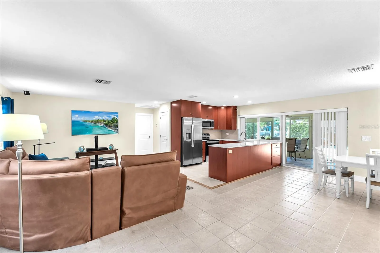 1012 SPINDLE PALM WAY