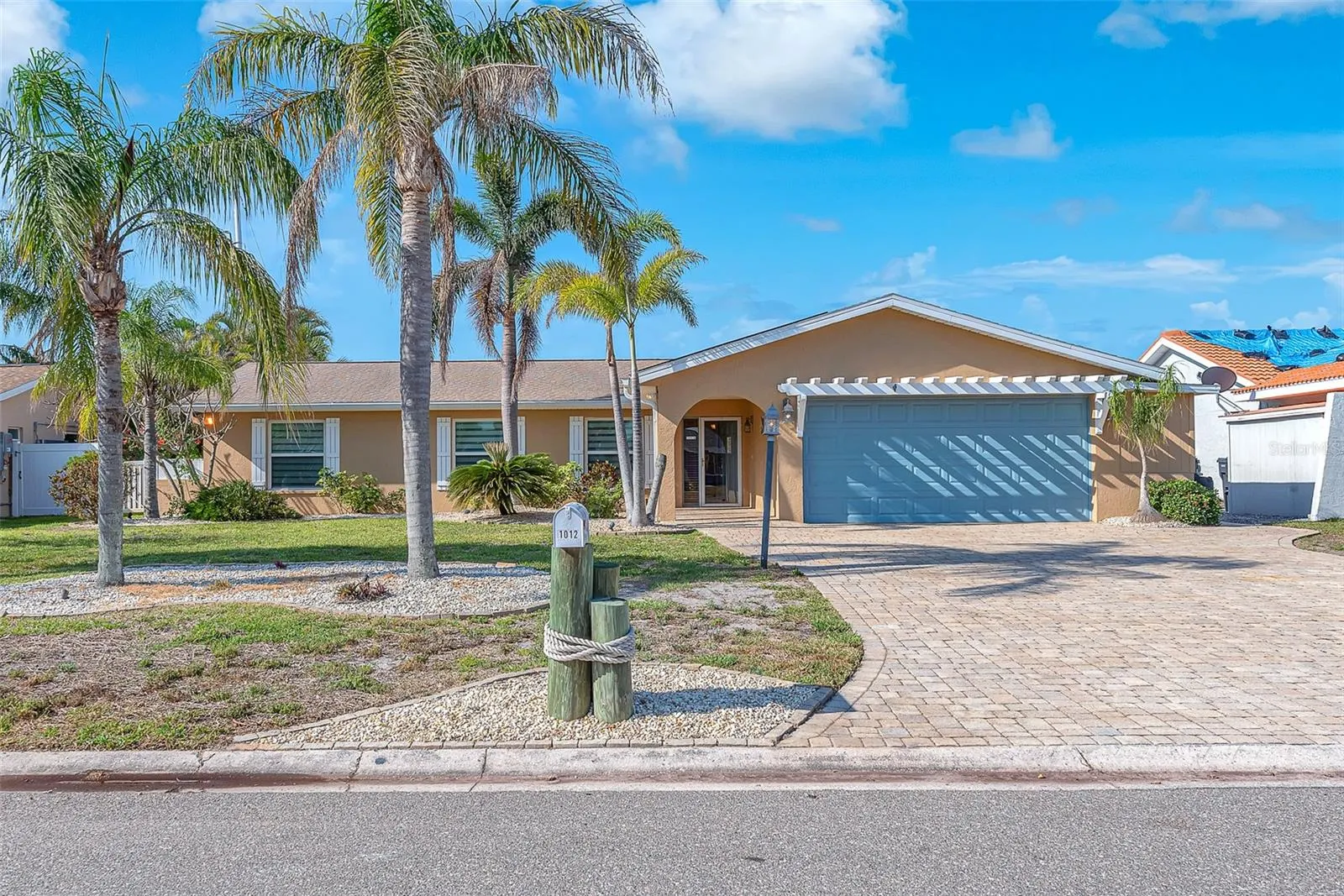 1012 SPINDLE PALM WAY