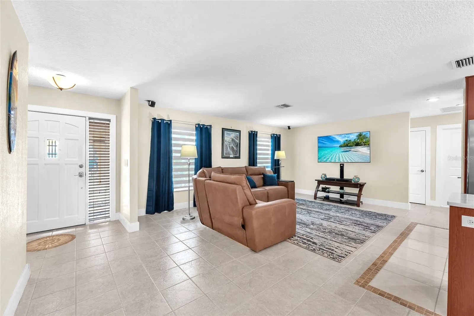 1012 SPINDLE PALM WAY