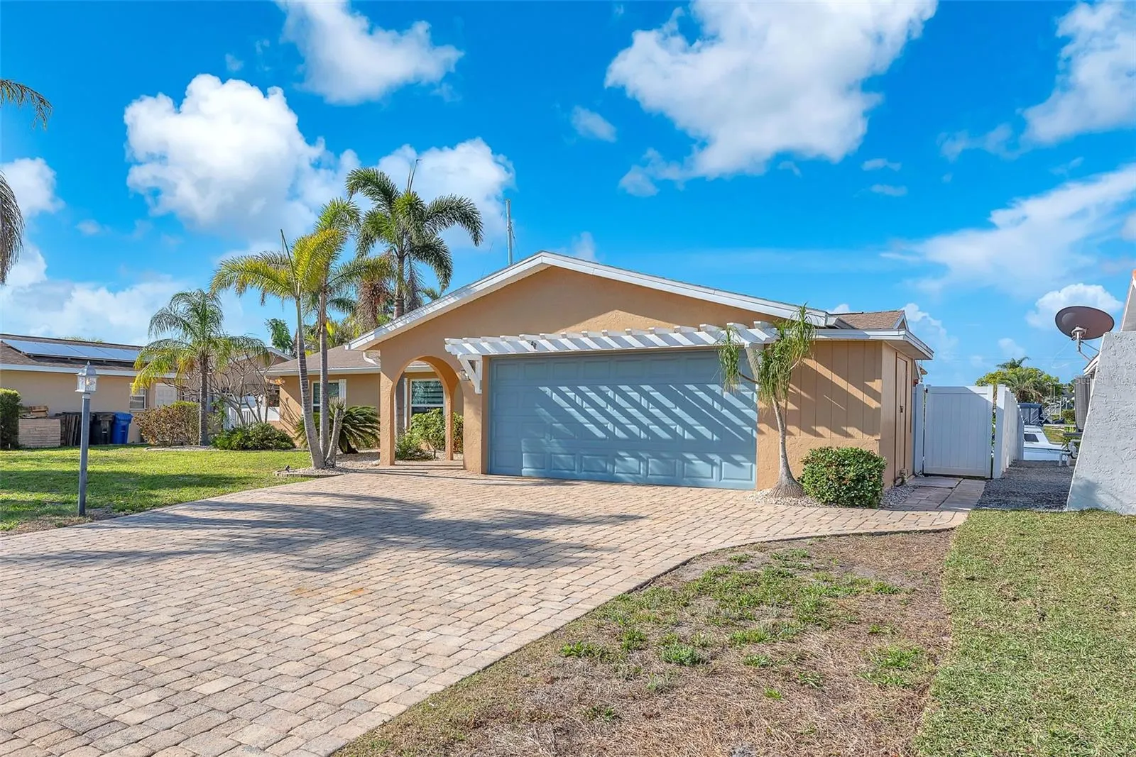1012 SPINDLE PALM WAY