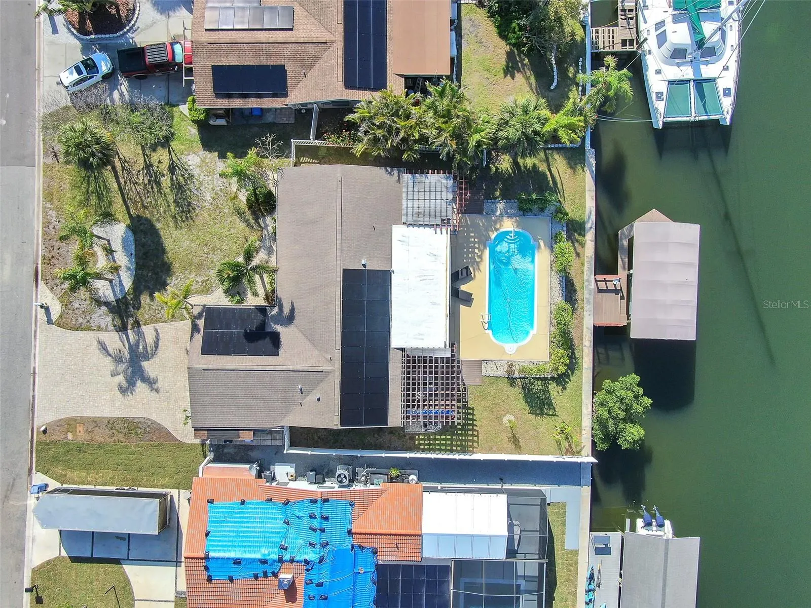 1012 SPINDLE PALM WAY