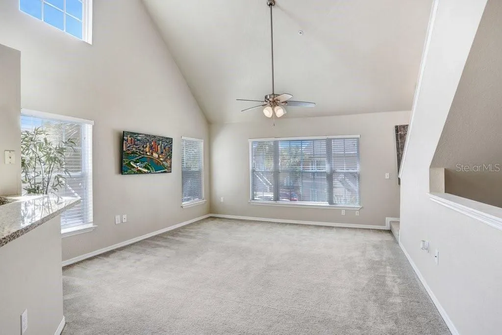 5560 ROSEHILL RD #201, #201