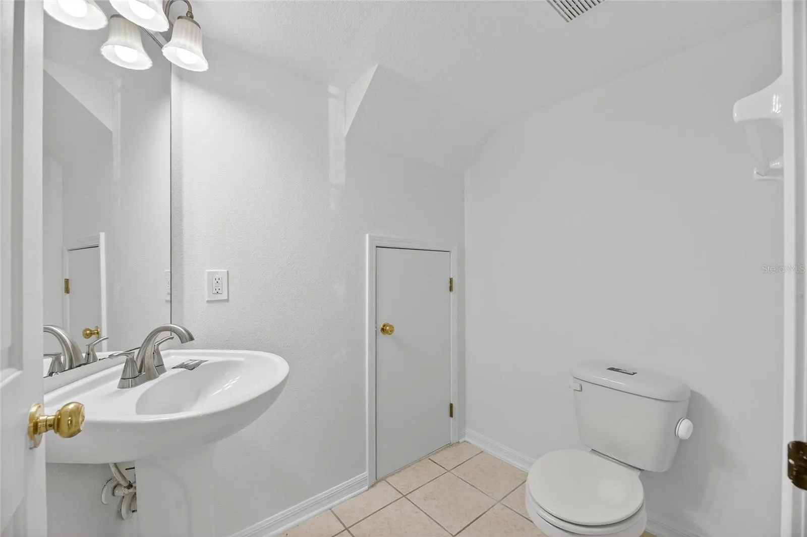 10737 KEYS GATE DR