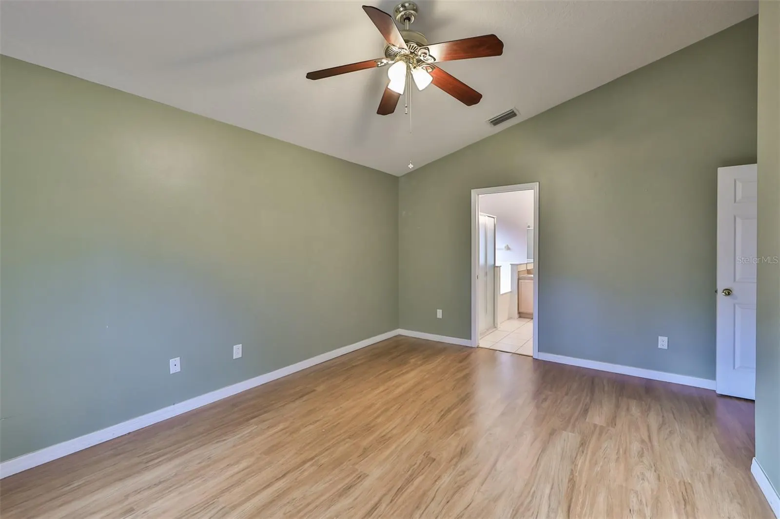 18903 GERANIUM PL