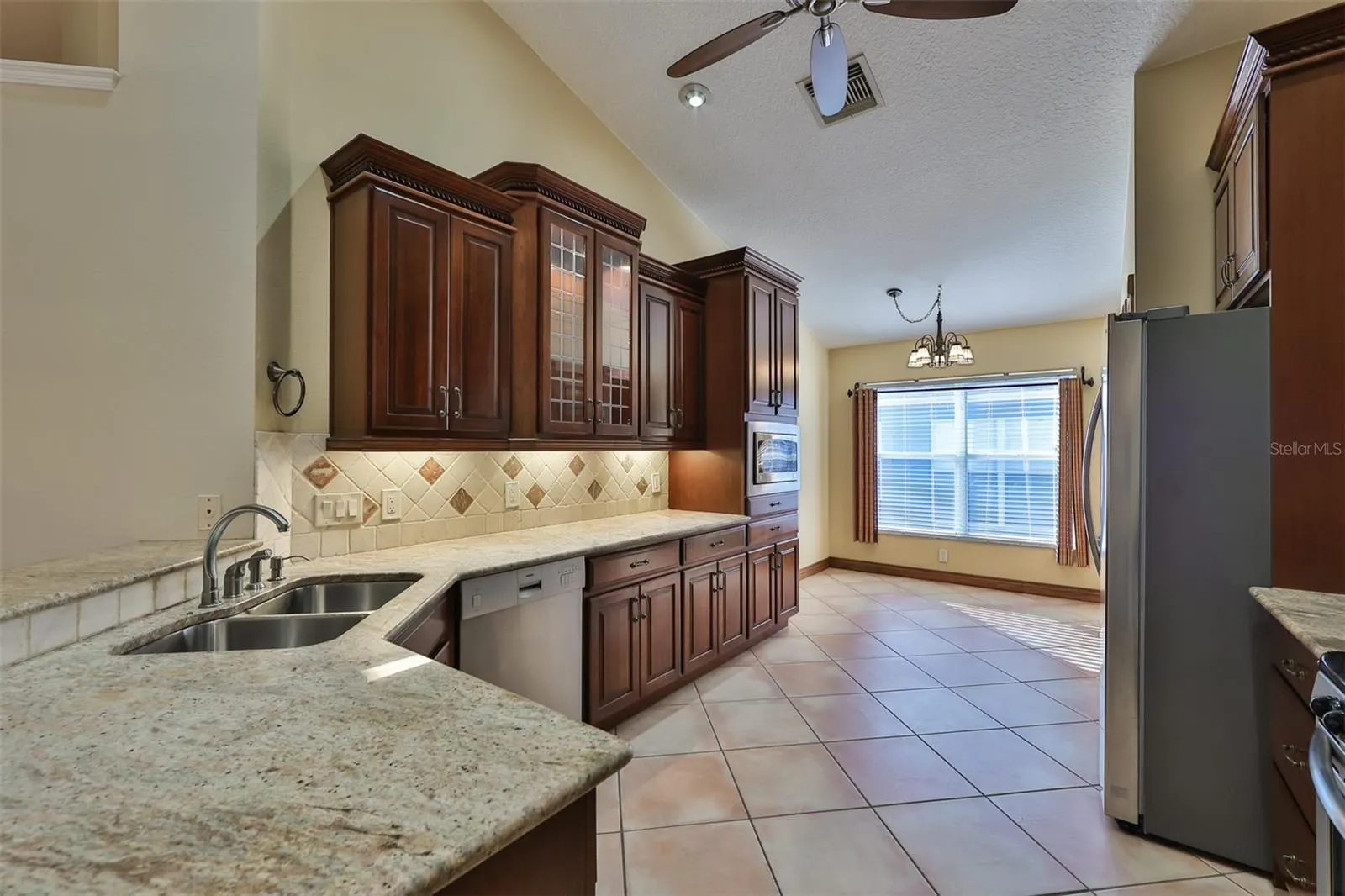 18903 GERANIUM PL