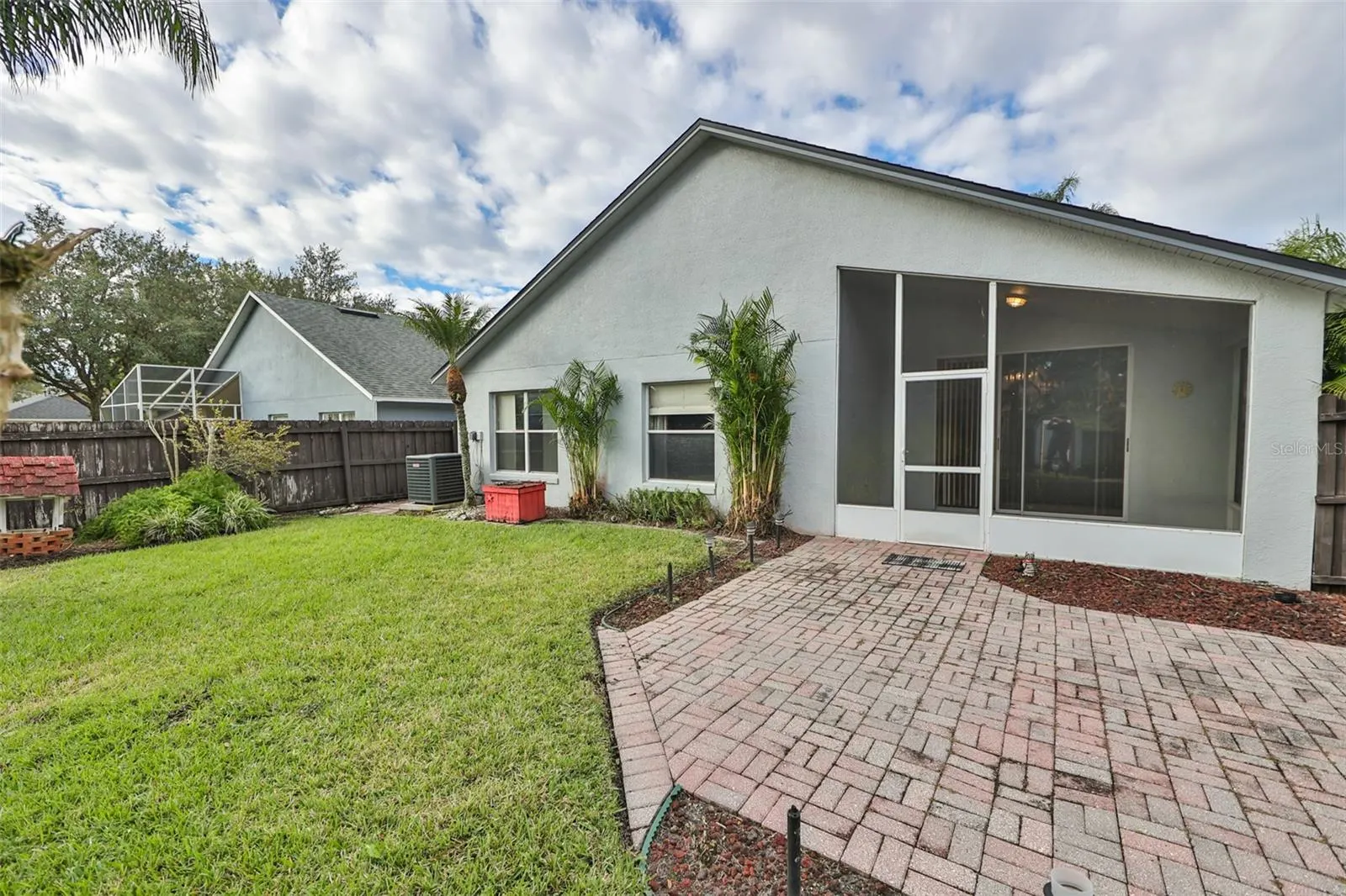 18903 GERANIUM PL