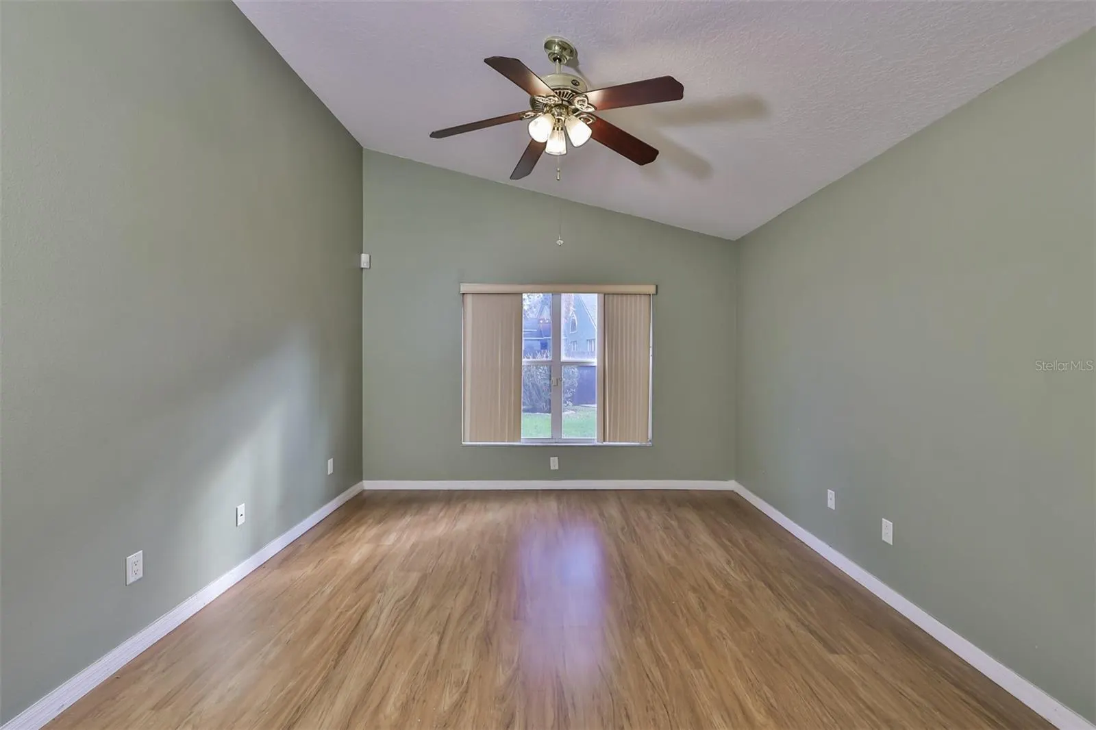 18903 GERANIUM PL