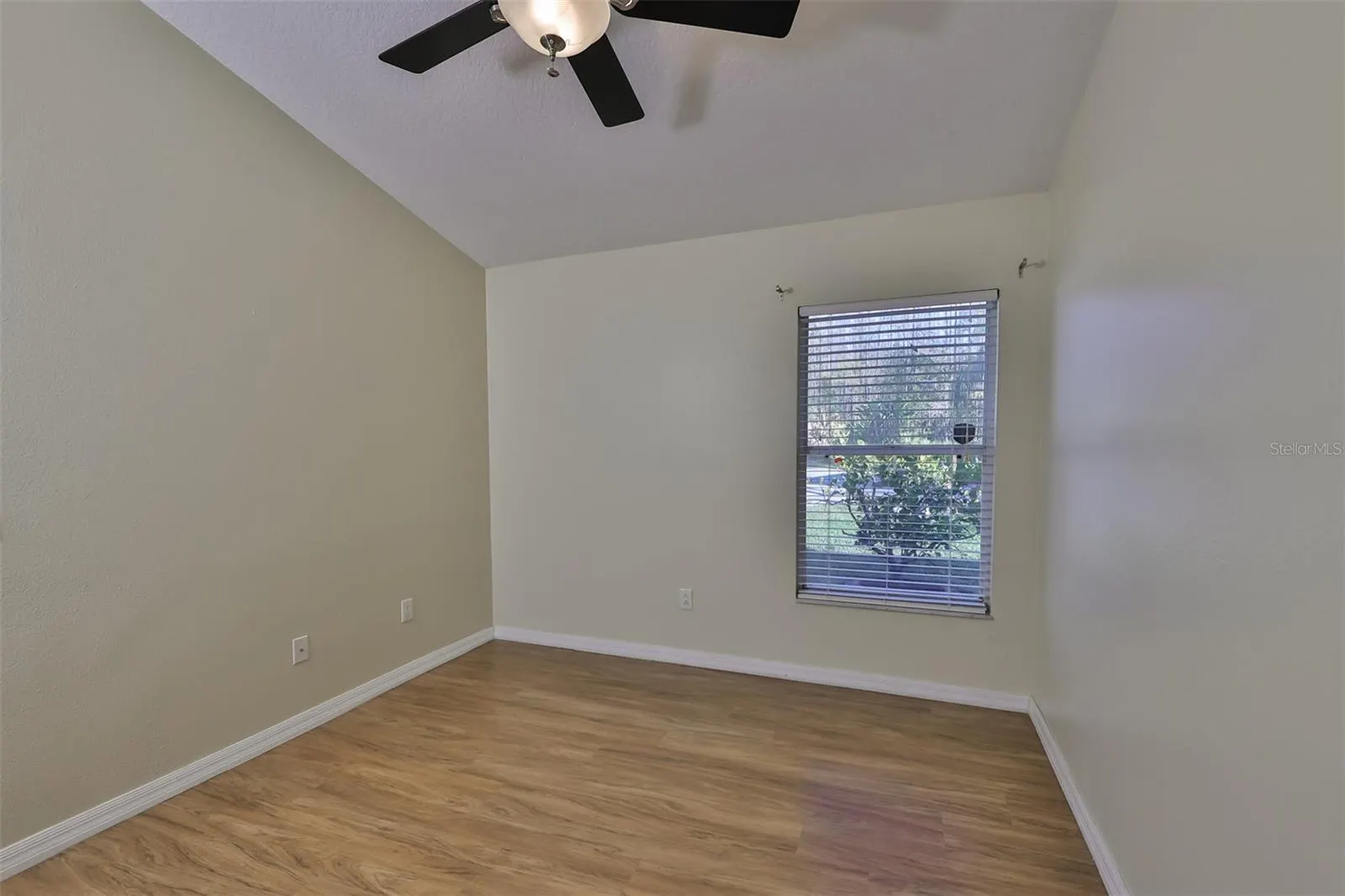 18903 GERANIUM PL