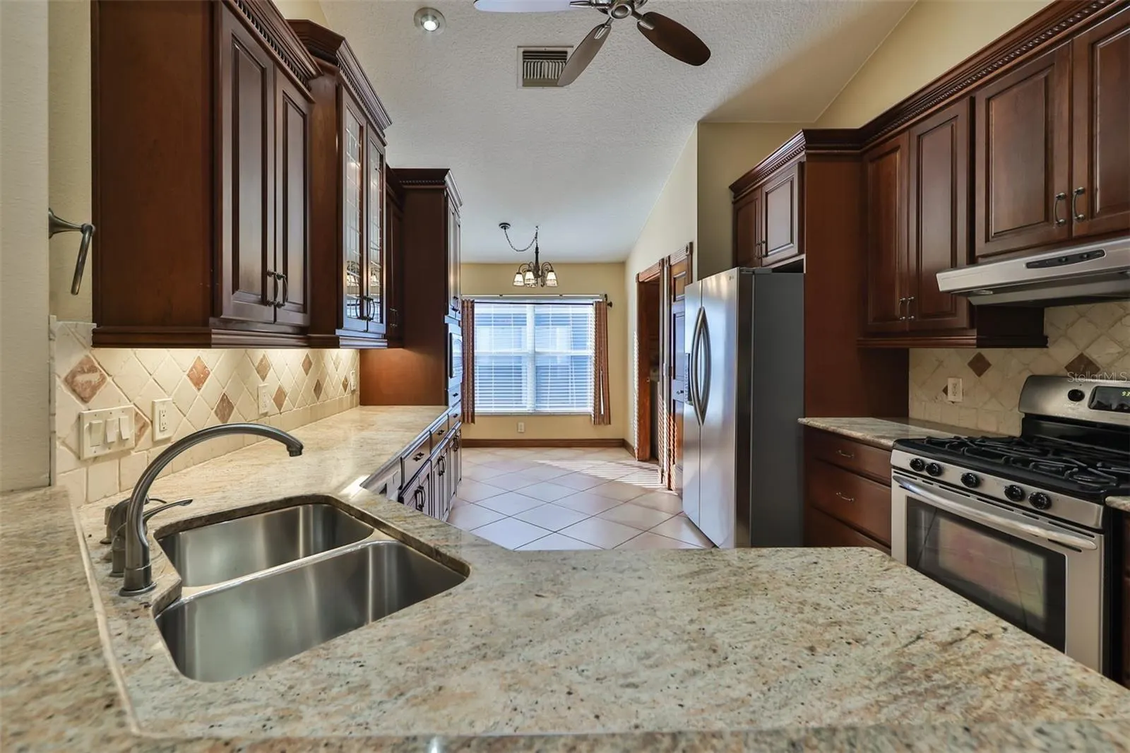 18903 GERANIUM PL