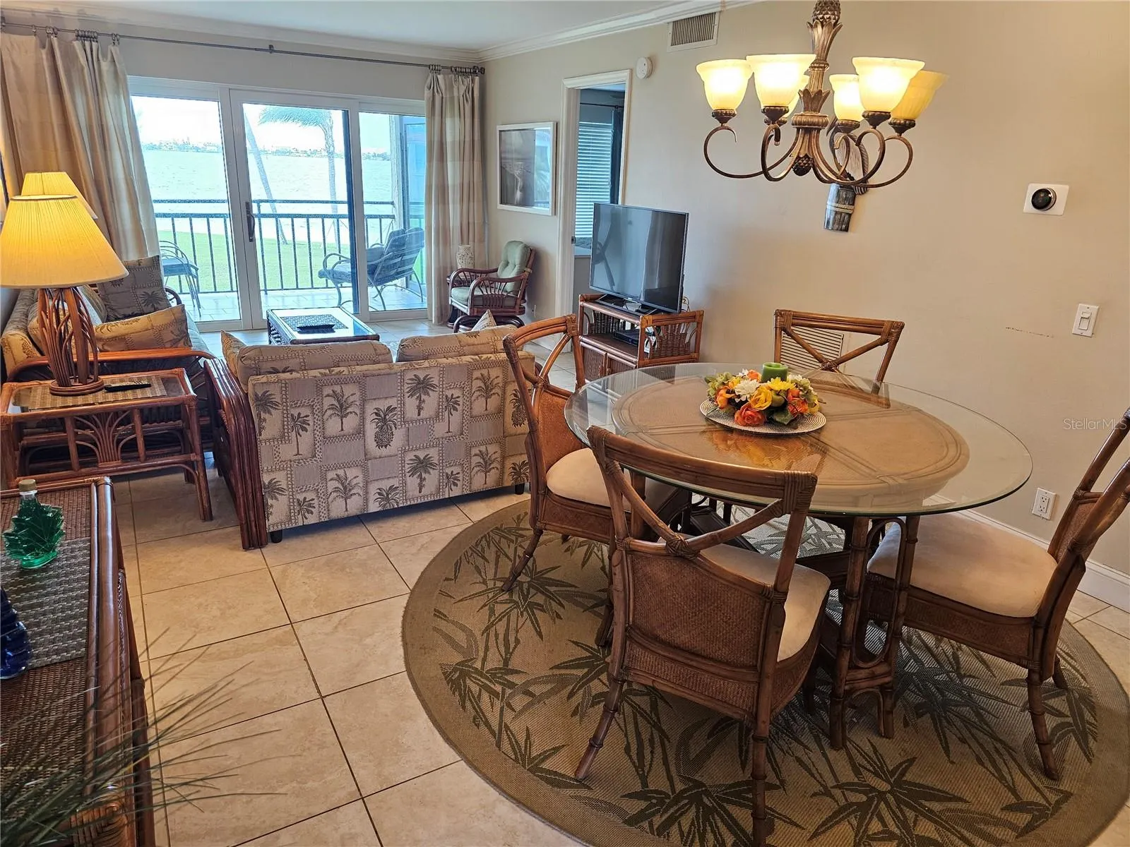 6177 SUN BLVD #203, #203