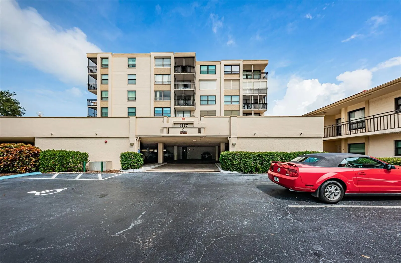 6177 SUN BLVD #203, #203