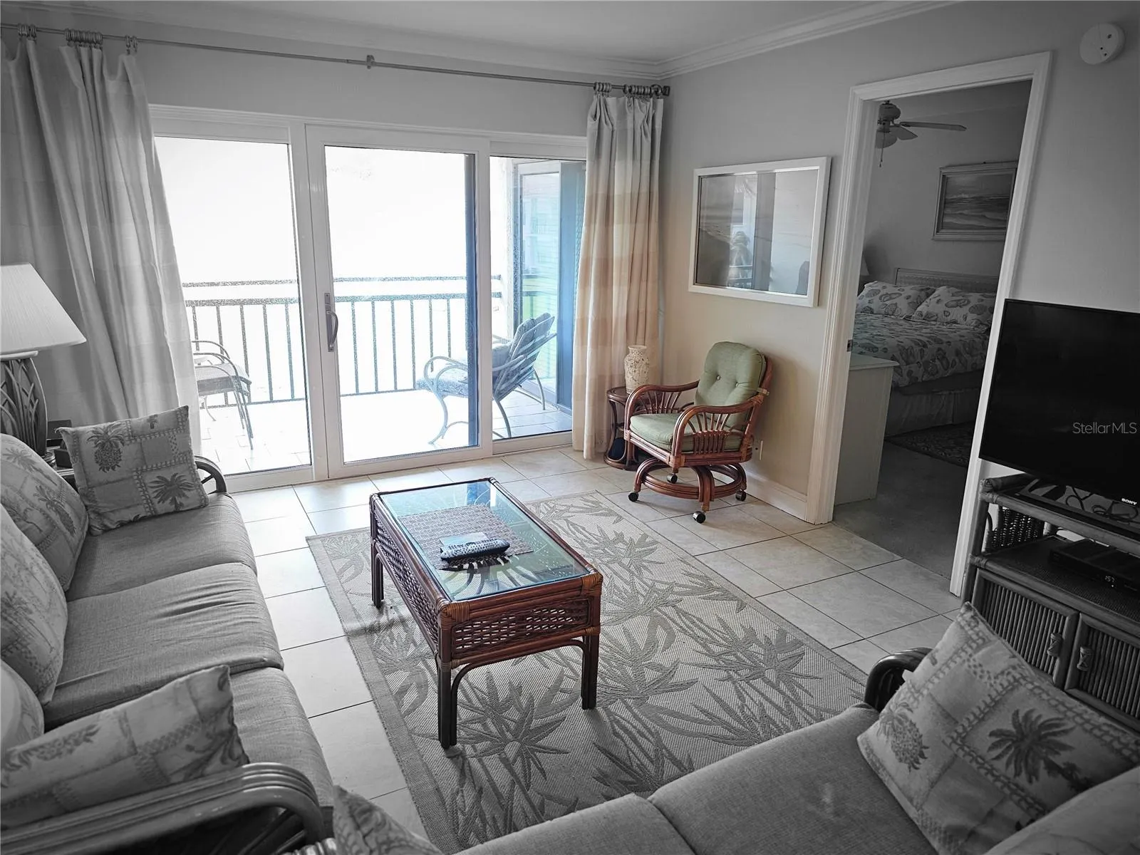 6177 SUN BLVD #203, #203