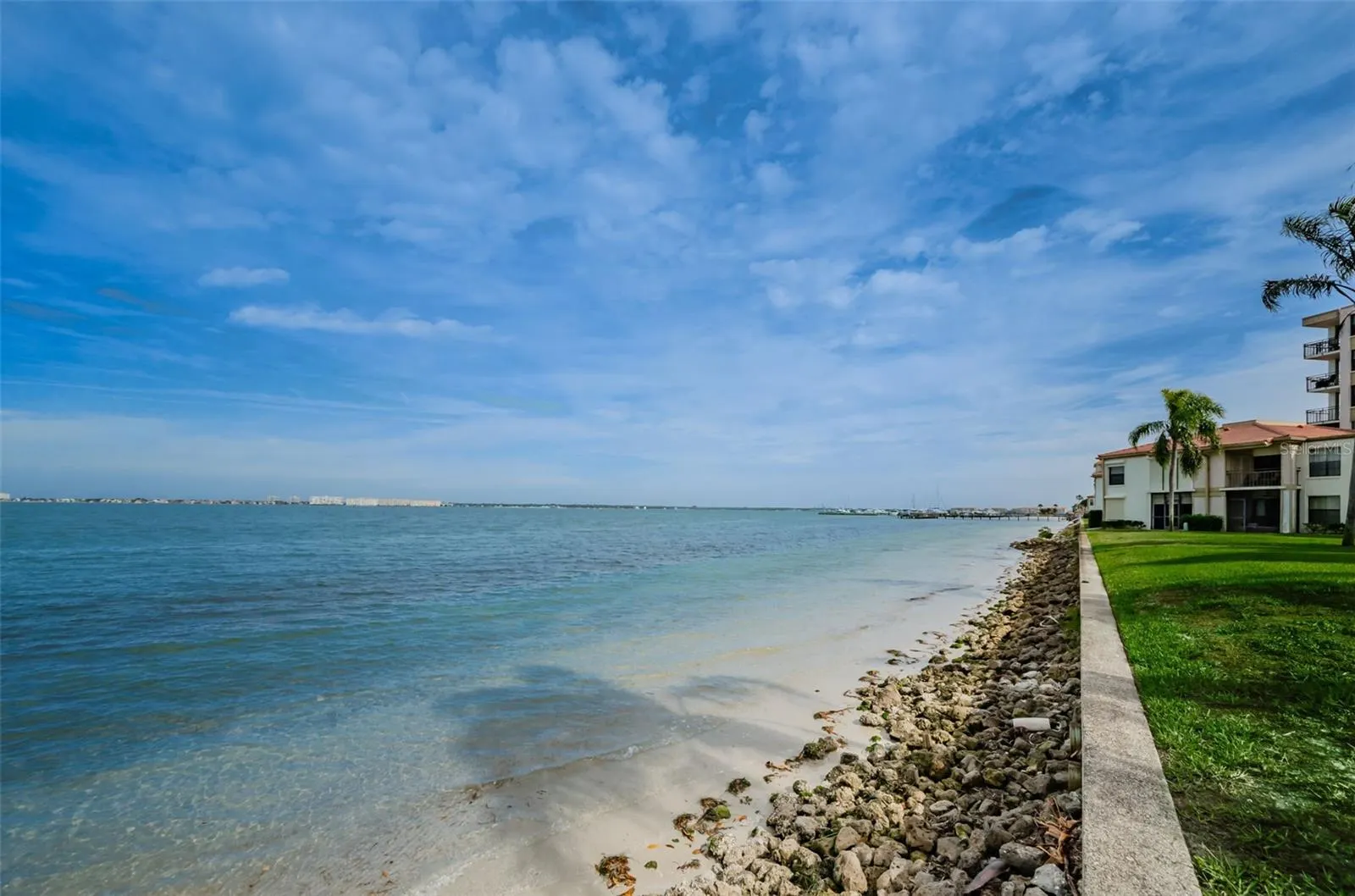 6177 SUN BLVD #203, #203