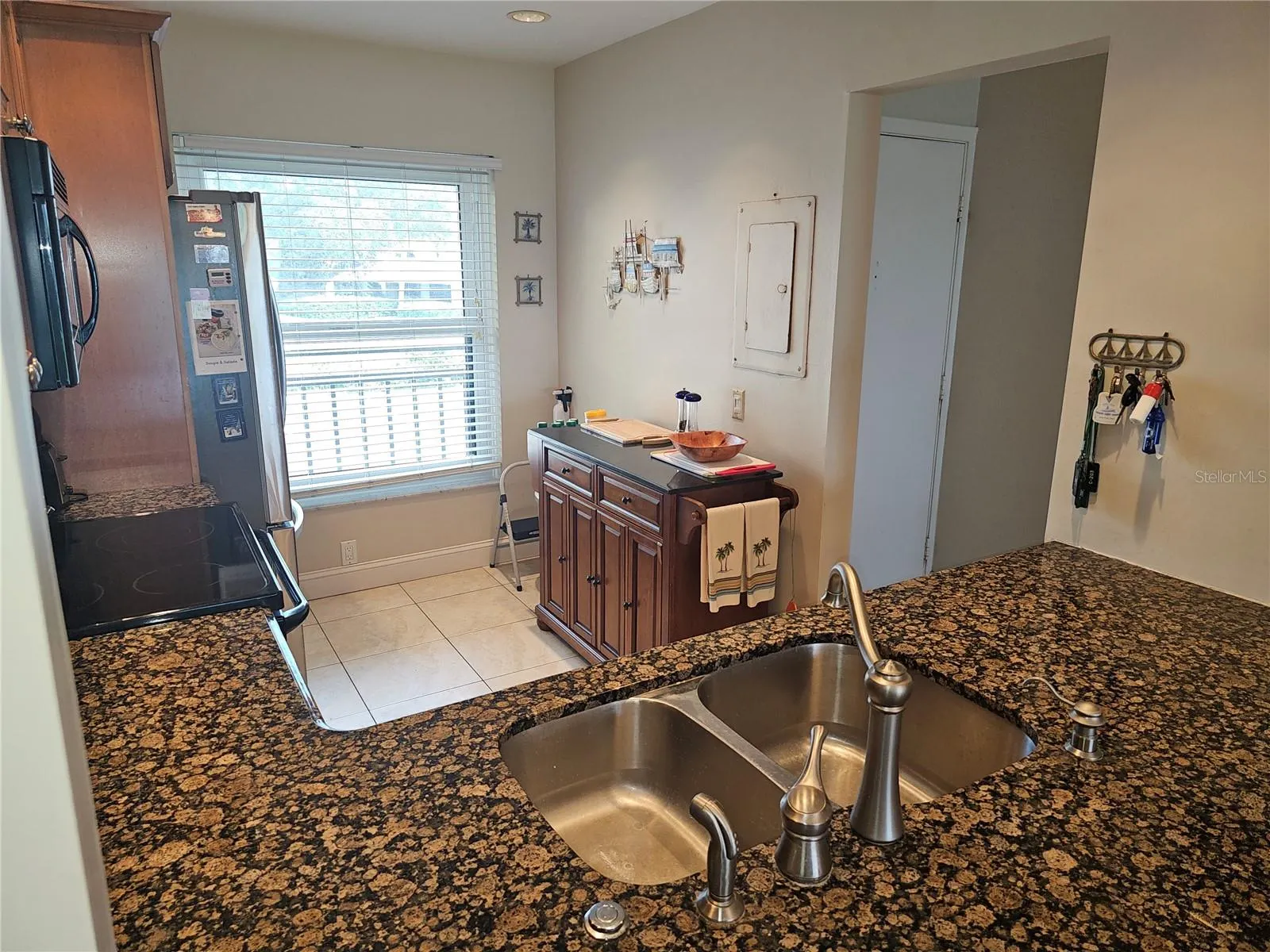 6177 SUN BLVD #203, #203