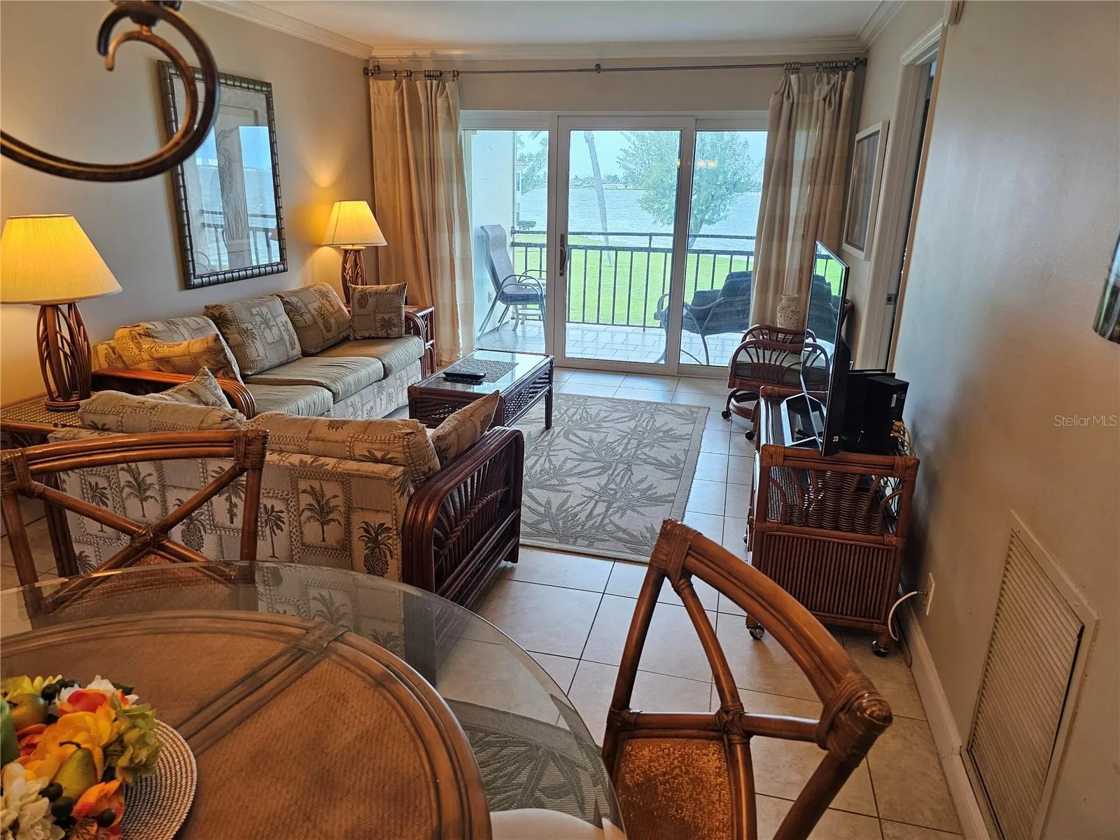 6177 SUN BLVD #203, #203