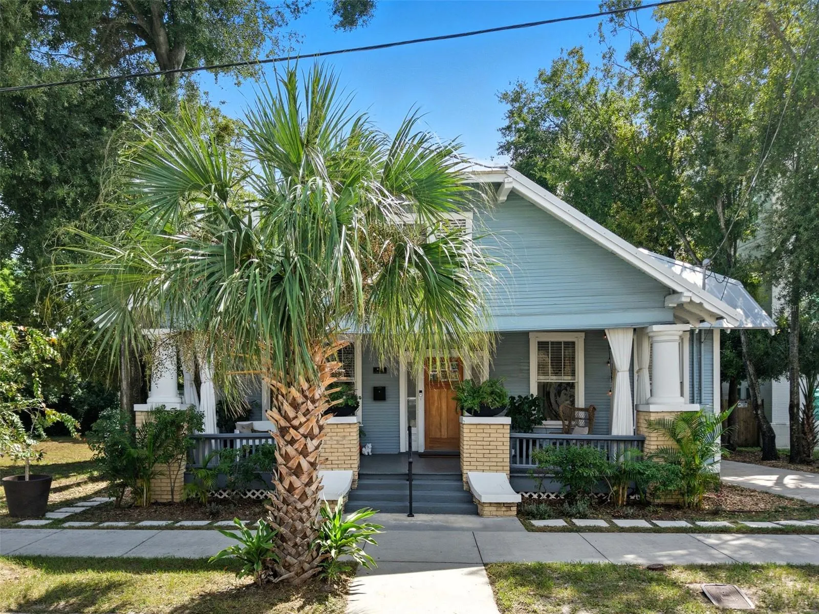 907 E 12TH AVE