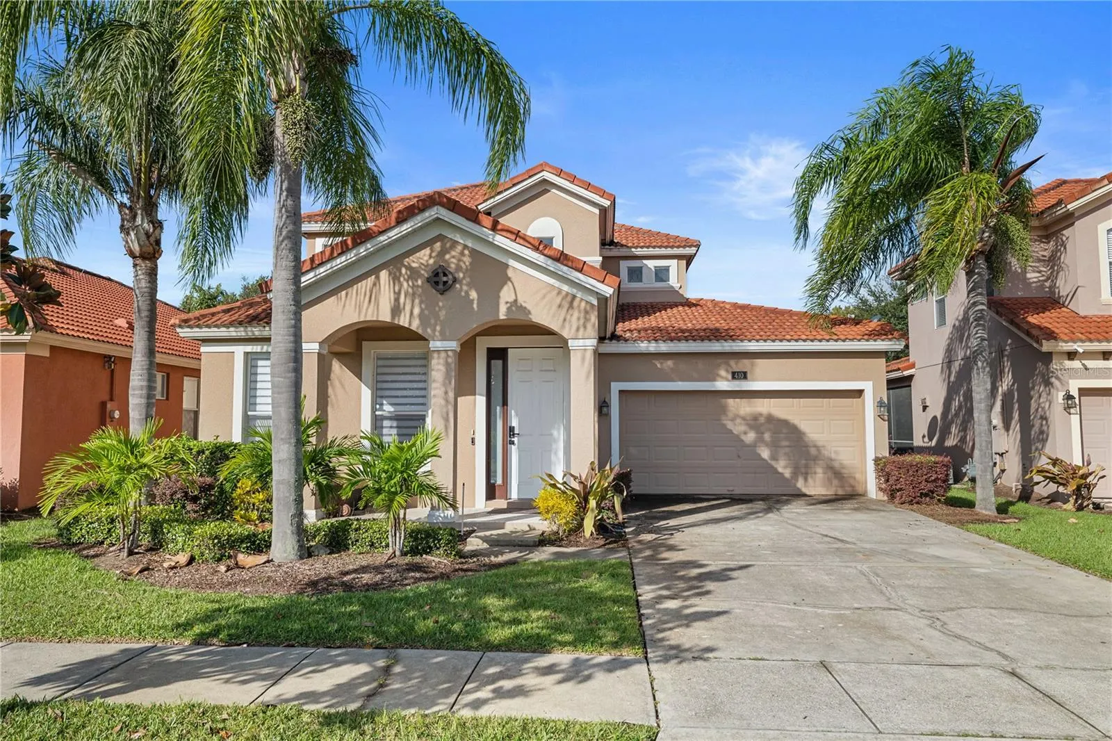 410 LAS FUENTES DR