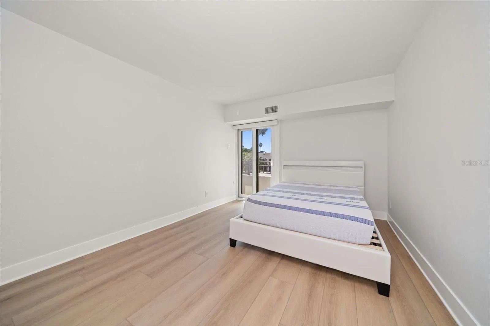 855 BAYWAY BLVD #105, #105