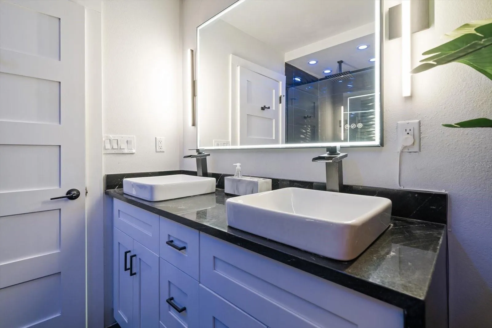 855 BAYWAY BLVD #105, #105