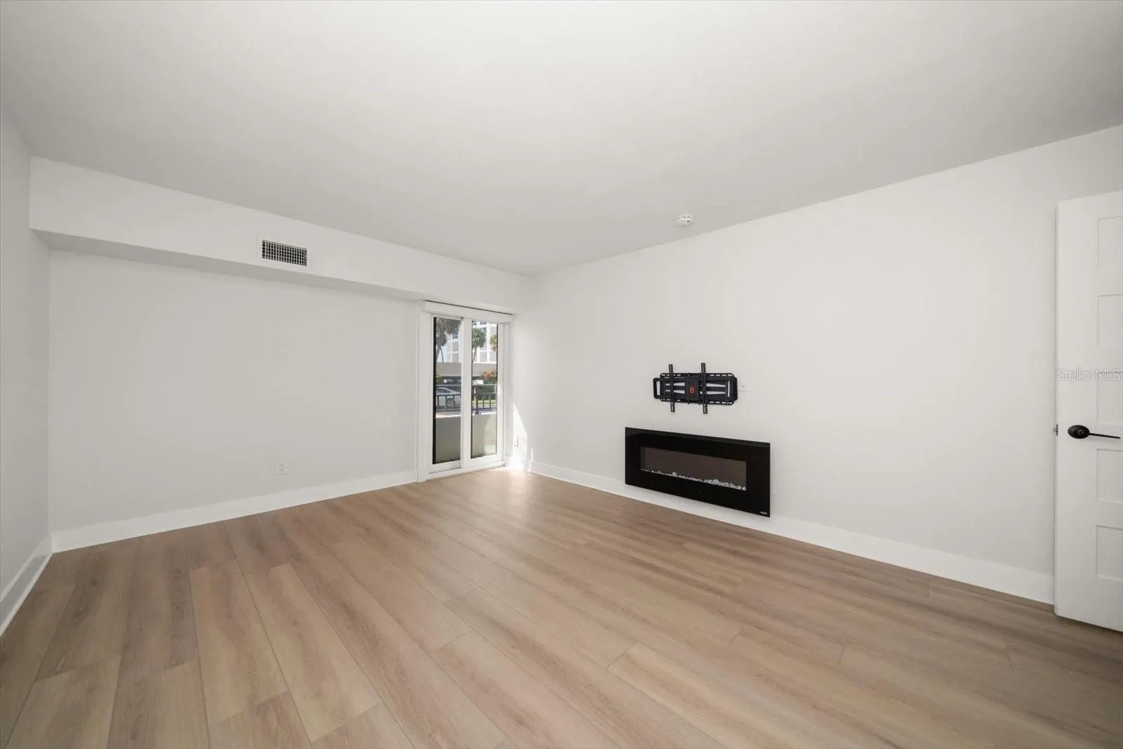 855 BAYWAY BLVD #105, #105