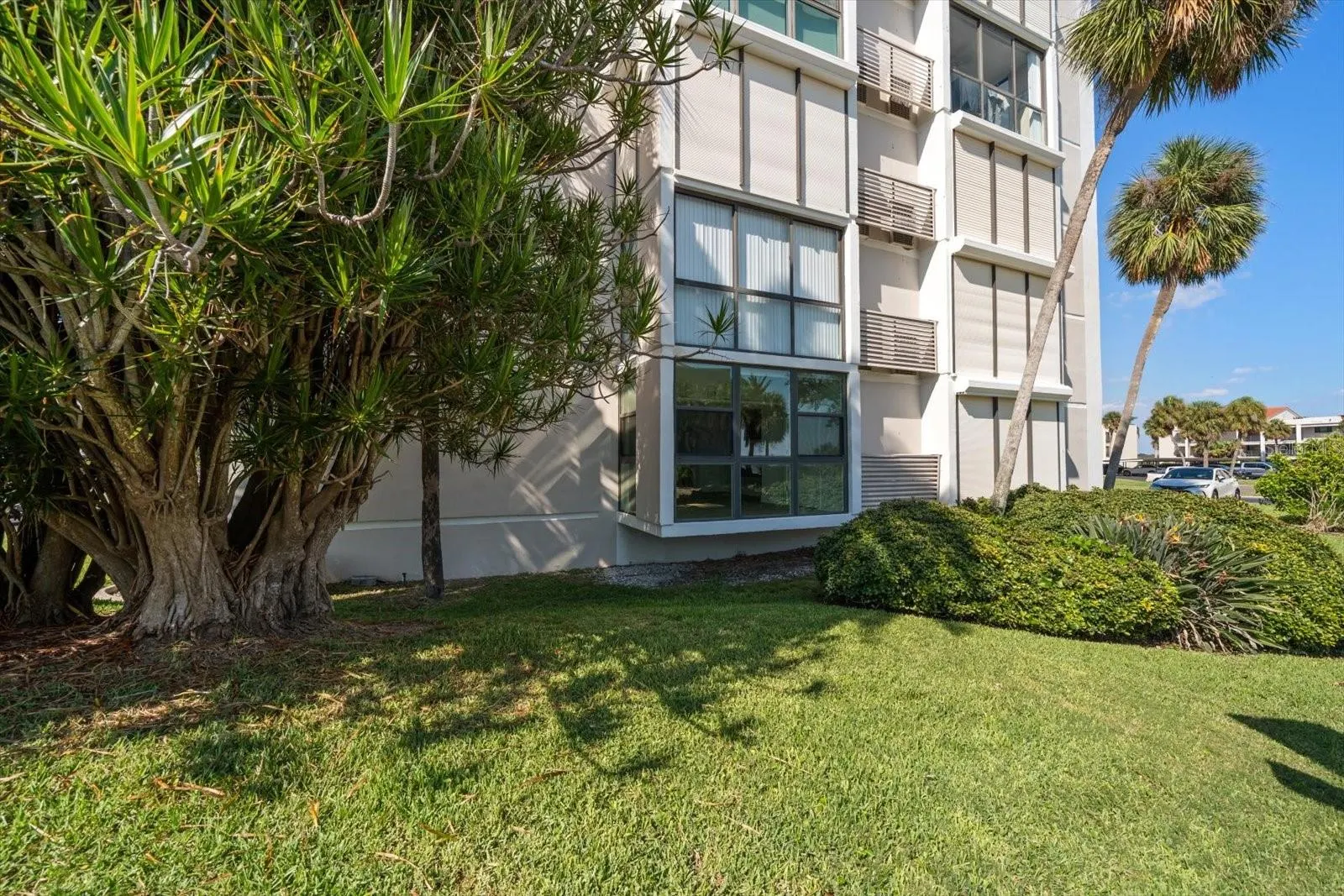 855 BAYWAY BLVD #105, #105
