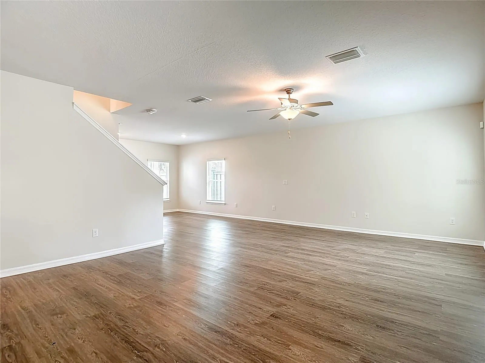 3103 E CAYUGA ST