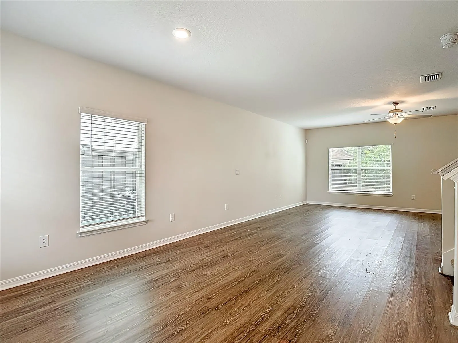 3103 E CAYUGA ST