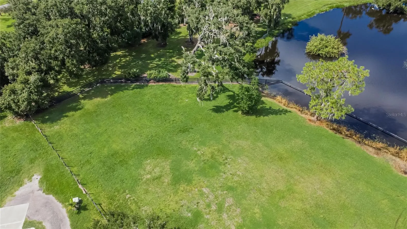 4801 SLEEPY HOLLOW LN