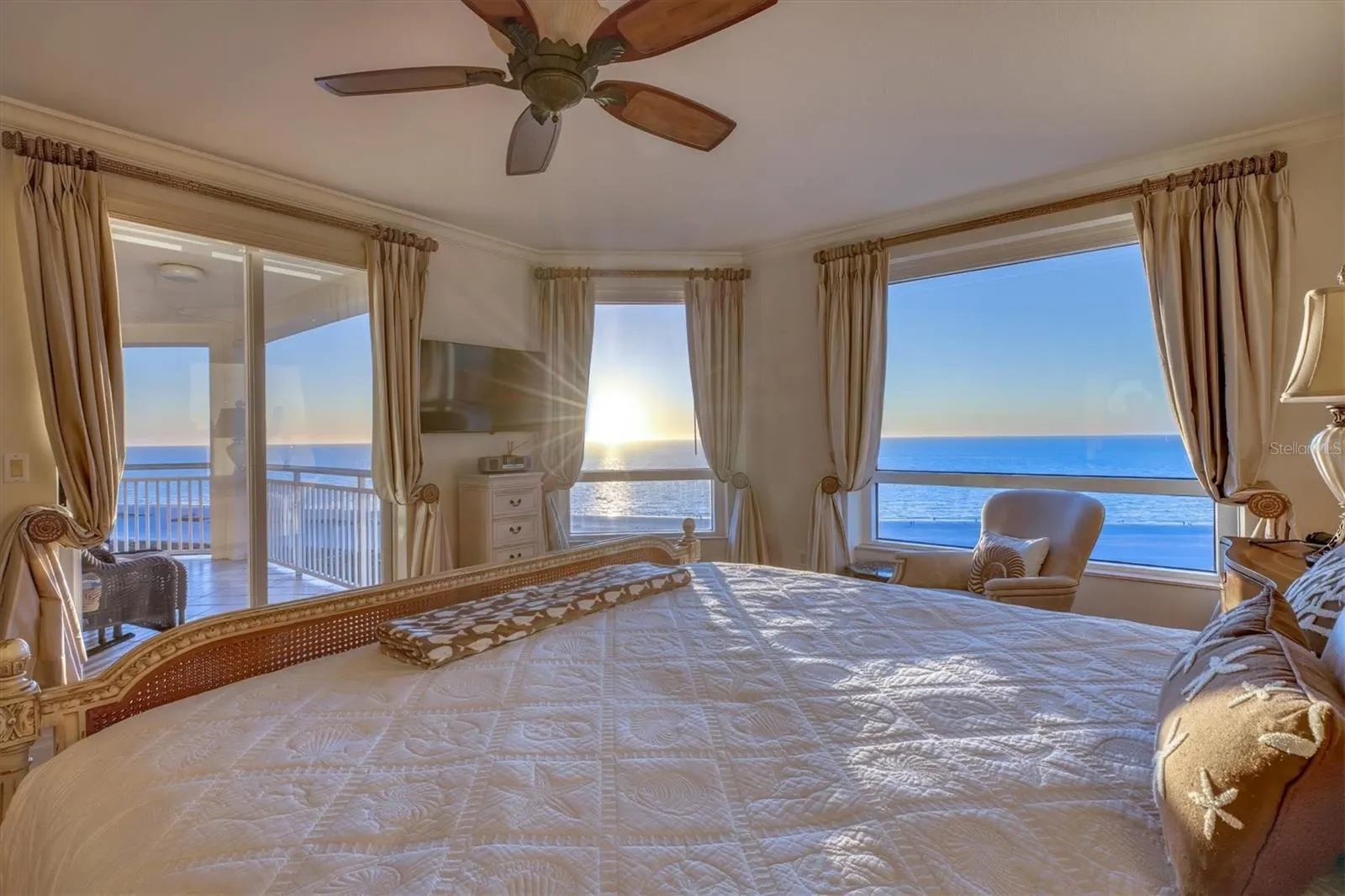 1180 GULF BLVD #1201, #1201