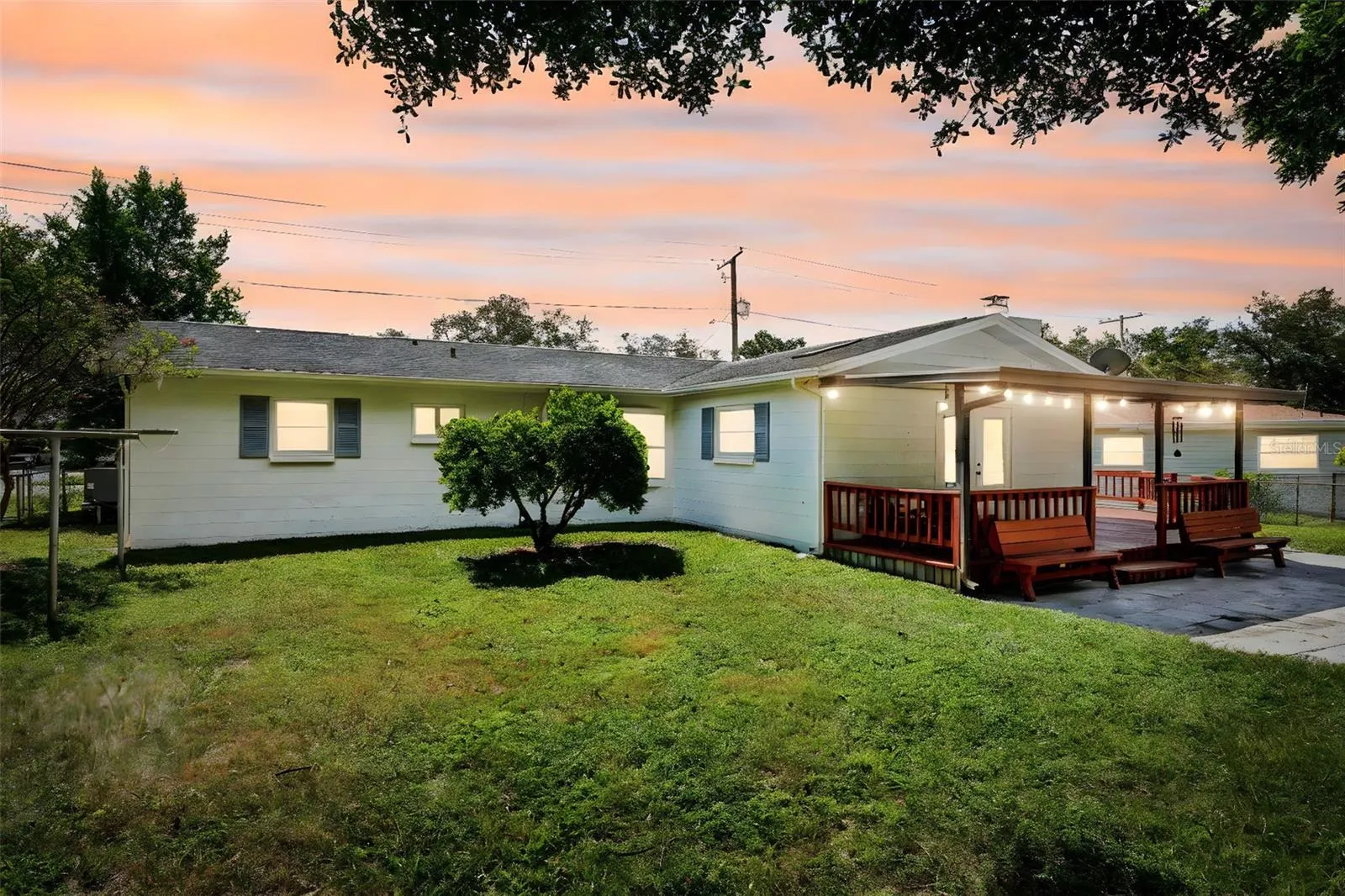 2525 LAKE ELLEN LN