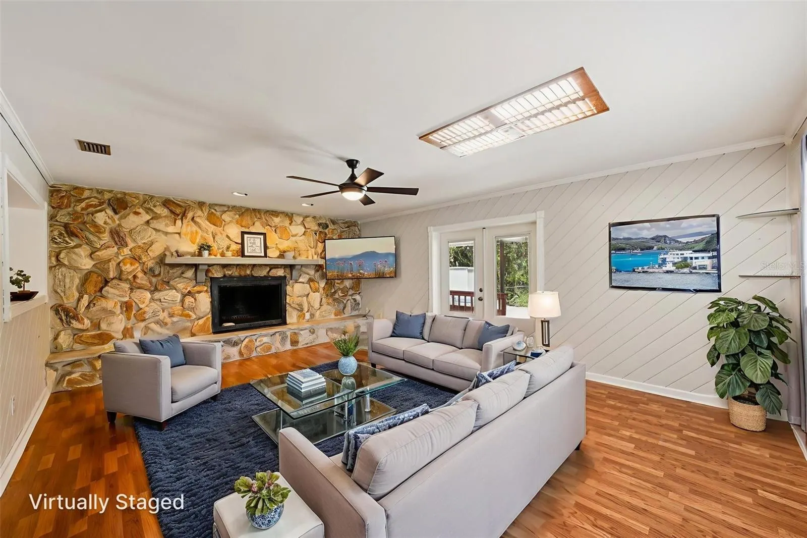 2525 LAKE ELLEN LN