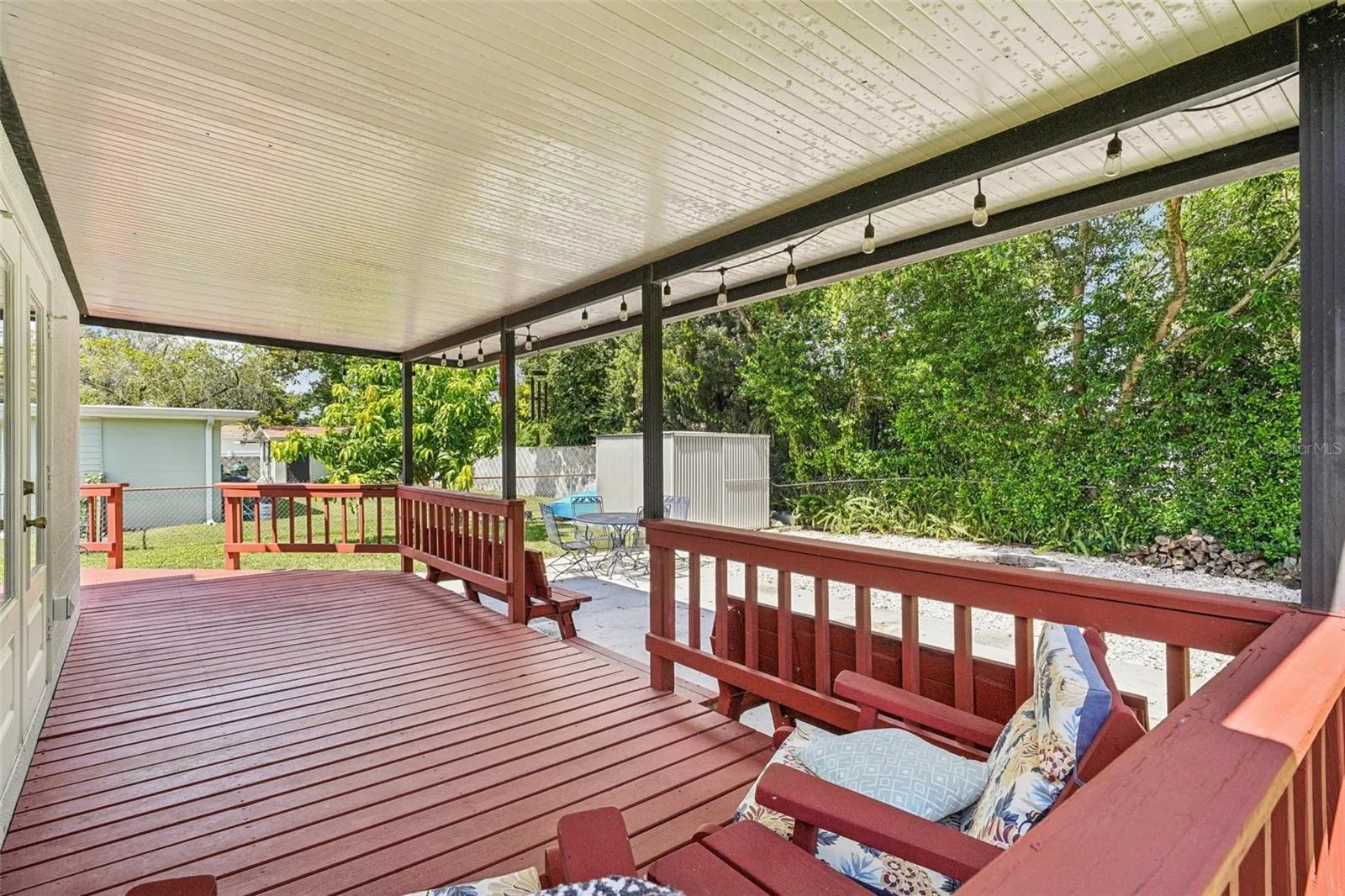 2525 LAKE ELLEN LN