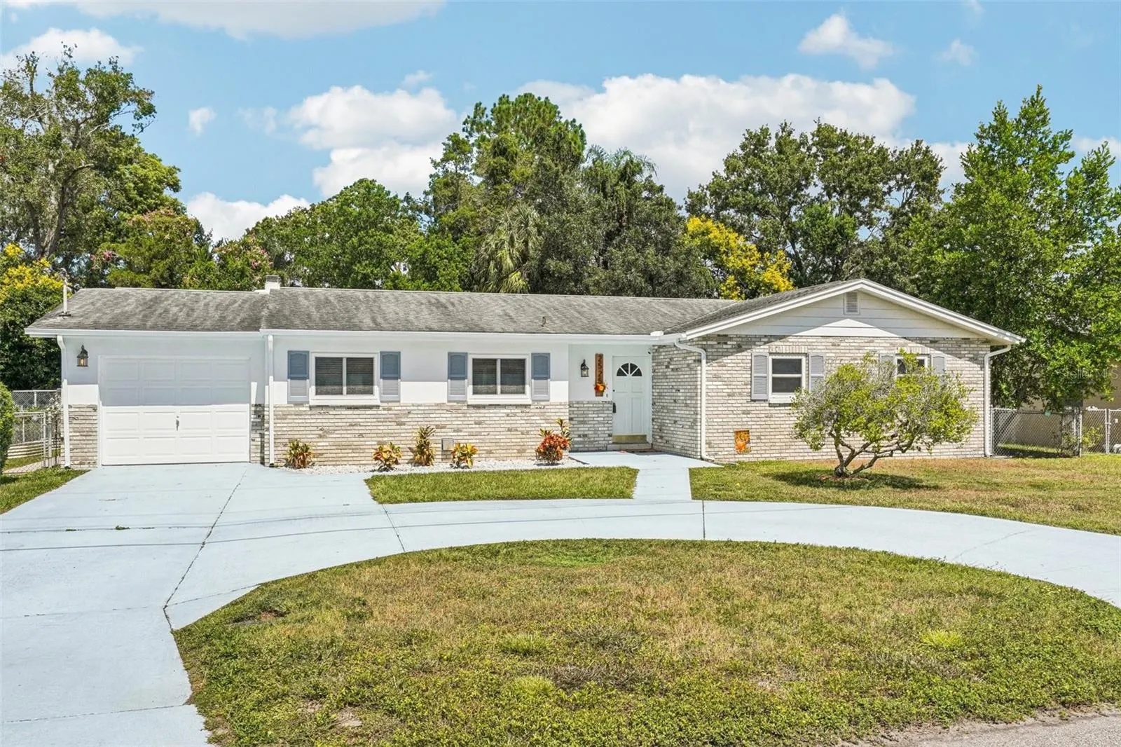 2525 LAKE ELLEN LN