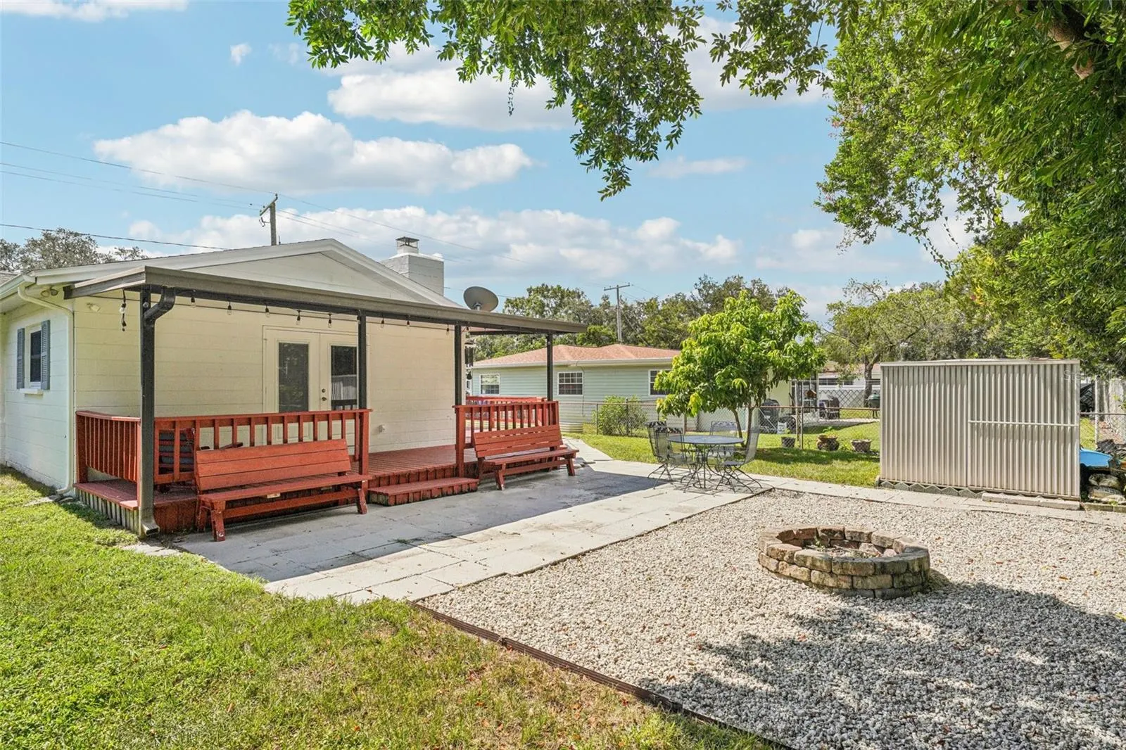 2525 LAKE ELLEN LN
