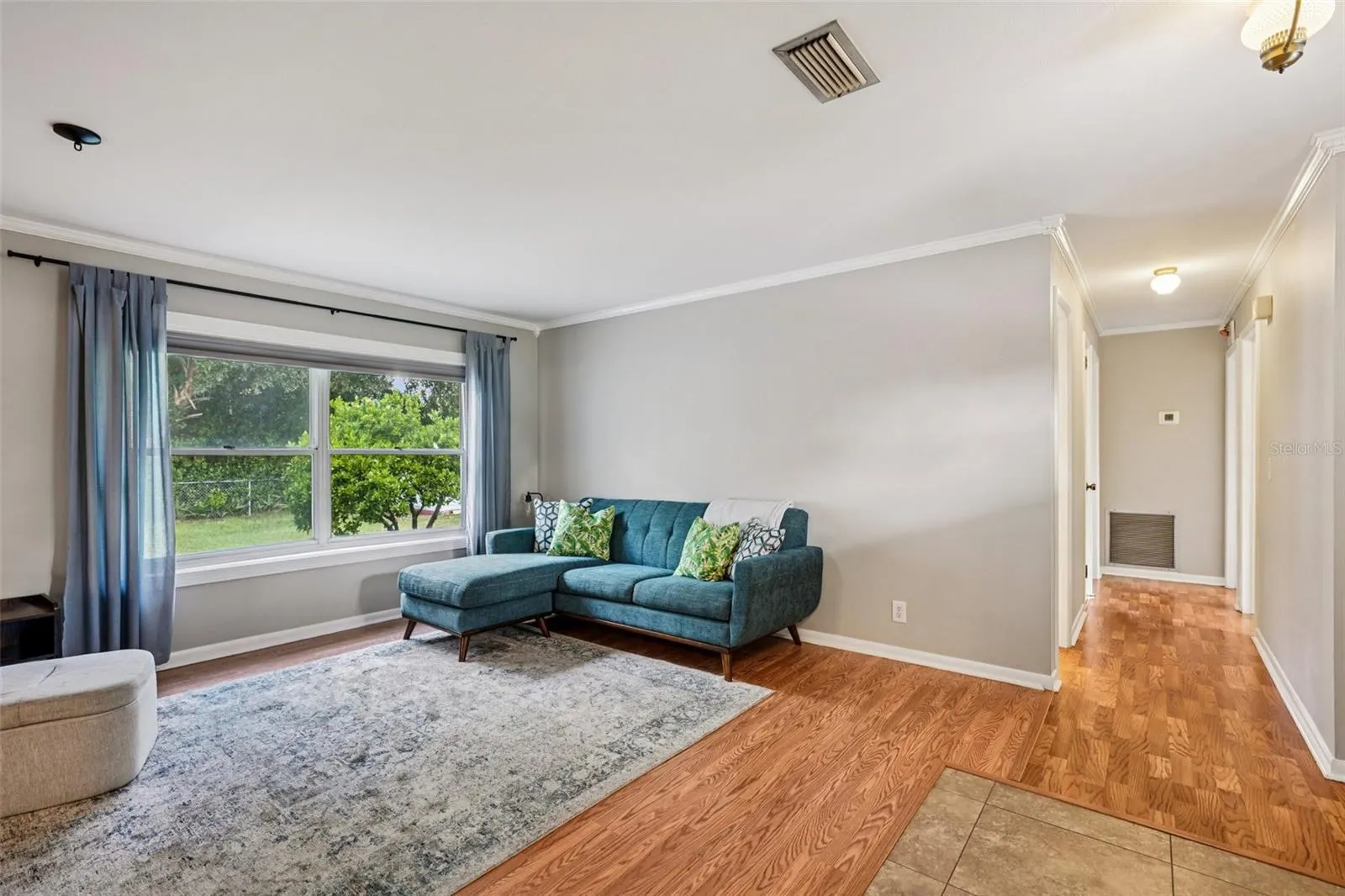 2525 LAKE ELLEN LN