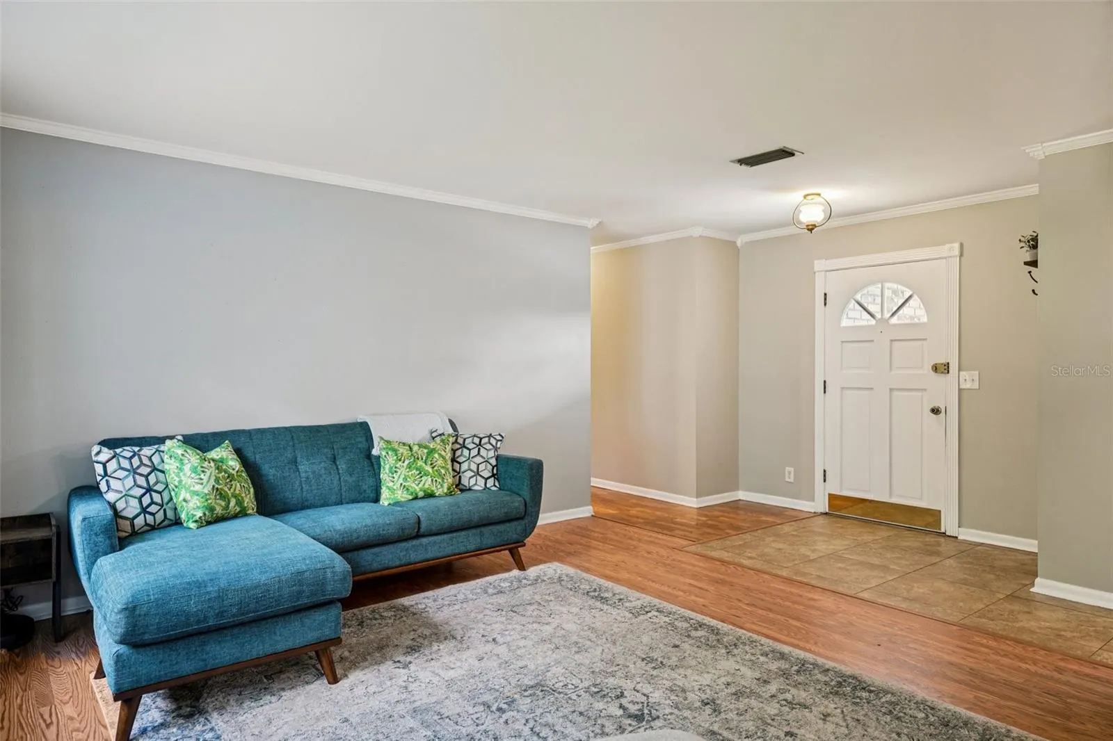 2525 LAKE ELLEN LN