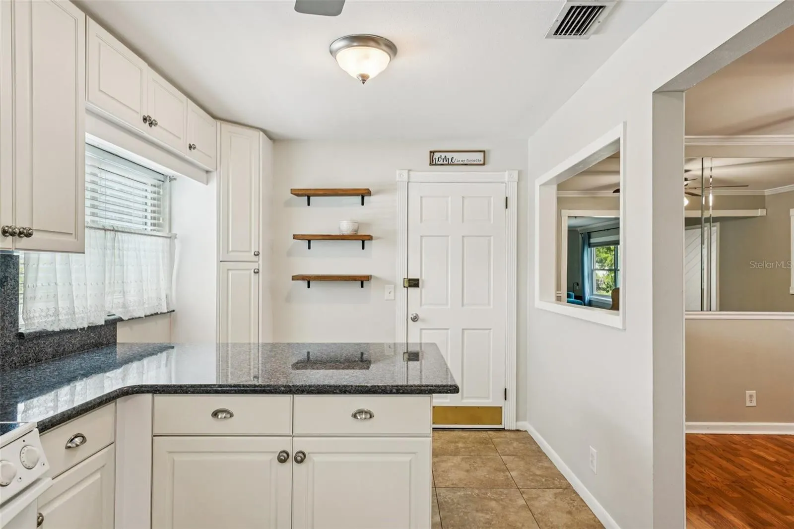 2525 LAKE ELLEN LN